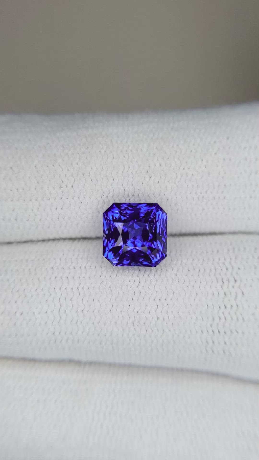 3.02 Ct. Blue Sapphire from Ceylon (Sri Lanka) Size Video