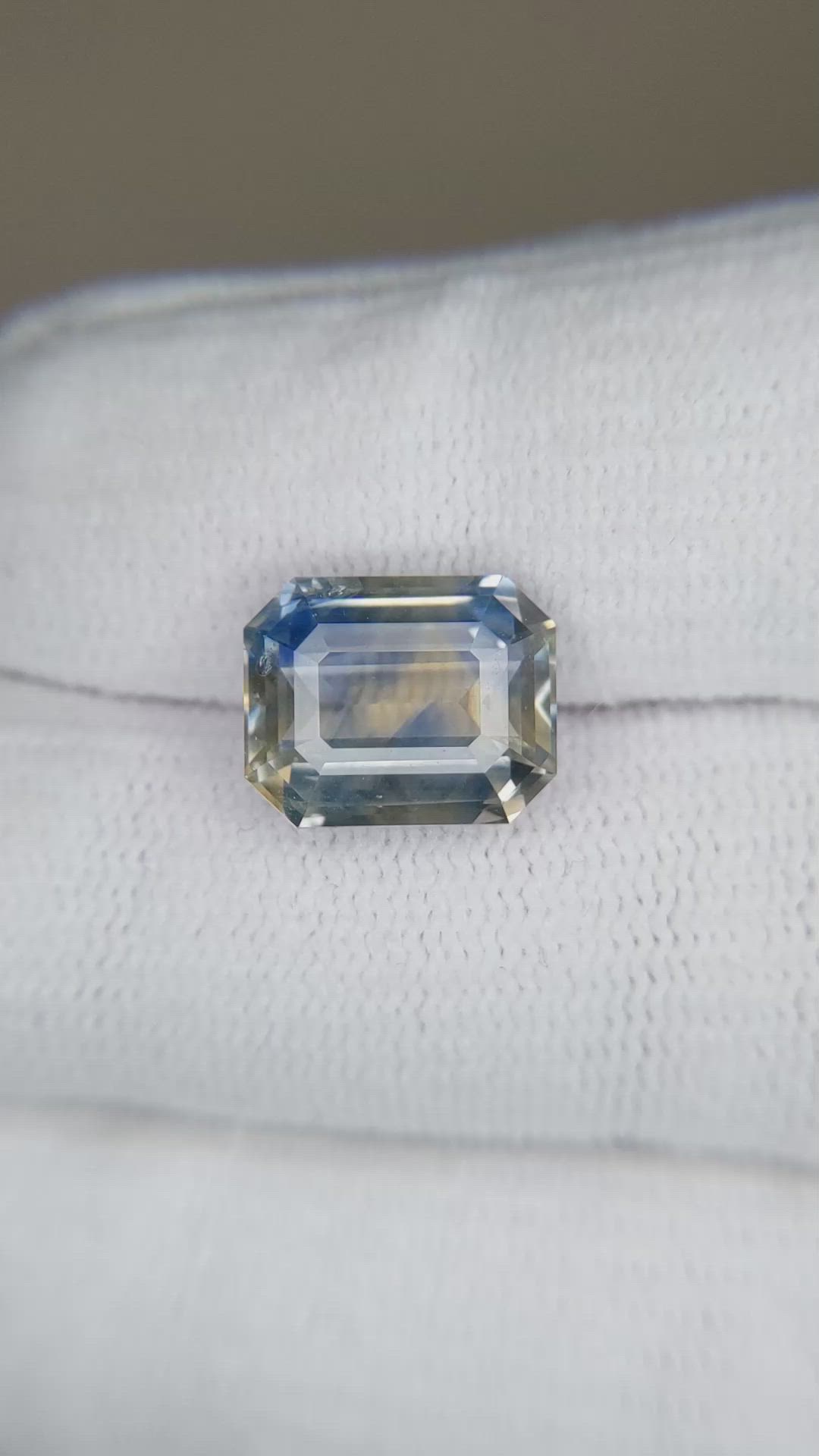 7.49 Ct. Bi Color Sapphire from Ceylon (Sri Lanka) Size Video