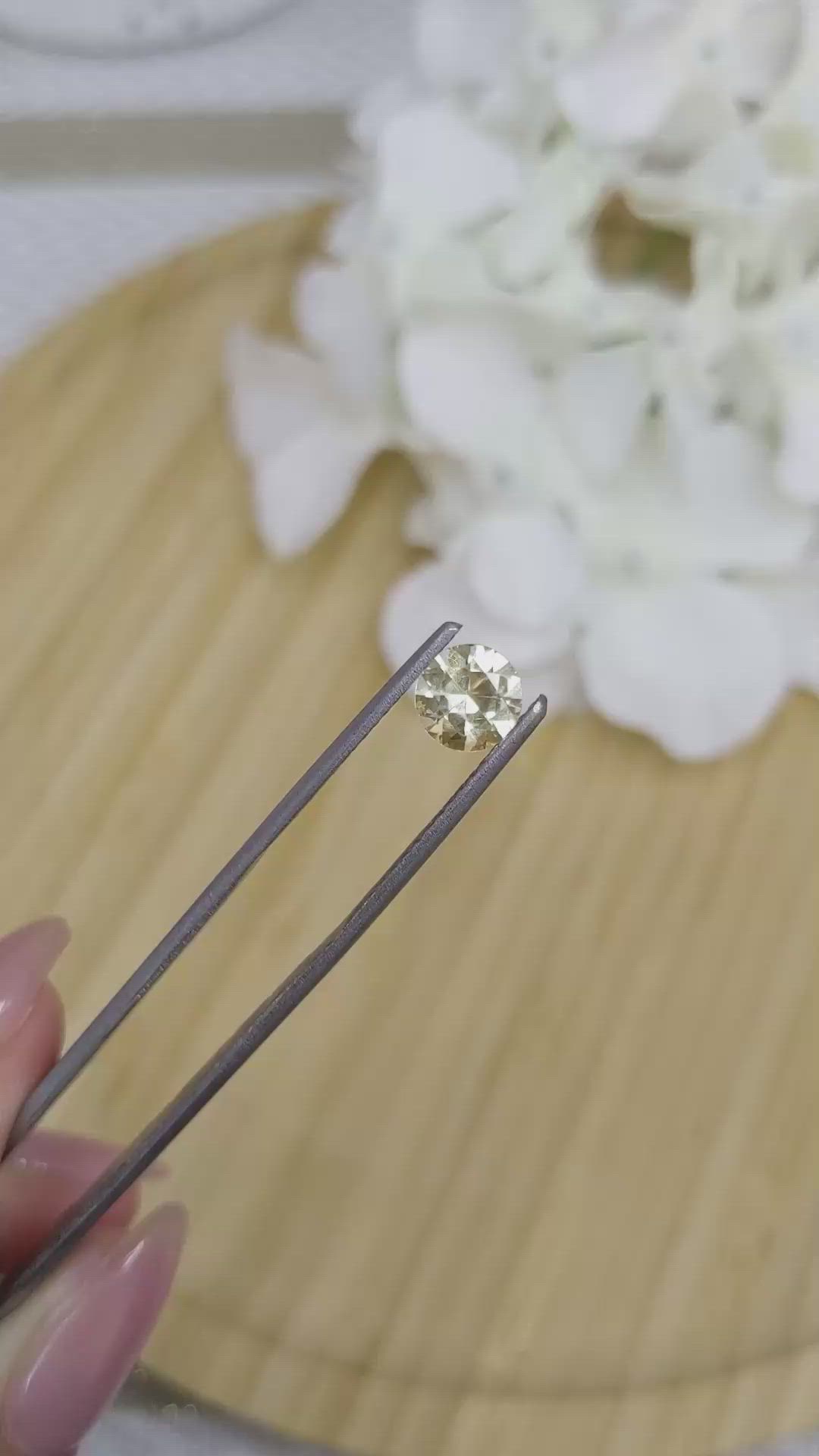 1.29 Ct. Yellow Sapphire from Ceylon (Sri Lanka) Size Video