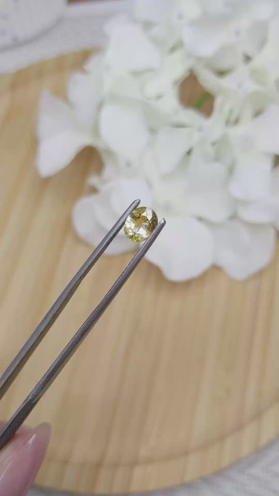 1.16 Ct. Yellow Sapphire from Ceylon (Sri Lanka) Size Video