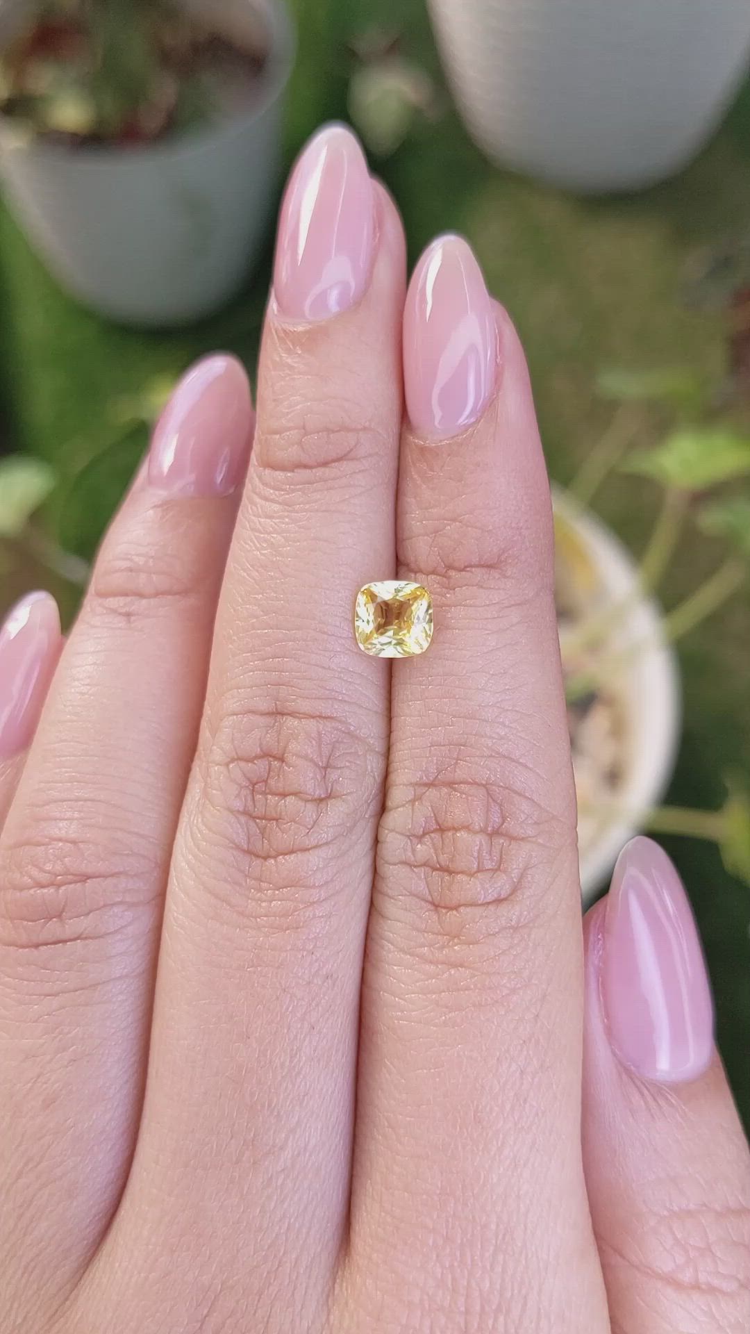 1.10 Ct. Yellow Sapphire from Ceylon (Sri Lanka) Size Video