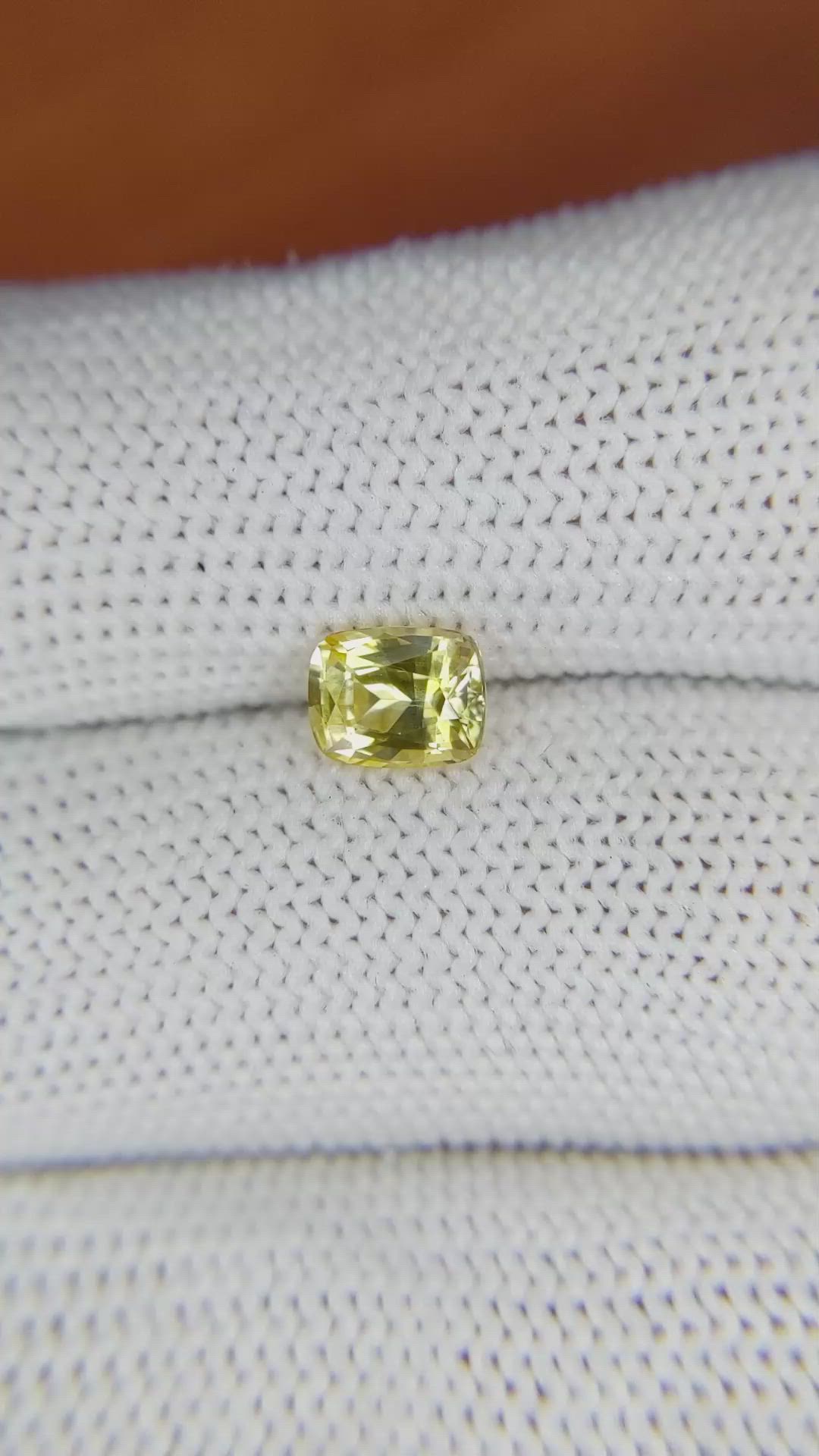 1.07 Ct. Yellow Sapphire from Ceylon (Sri Lanka) Size Video