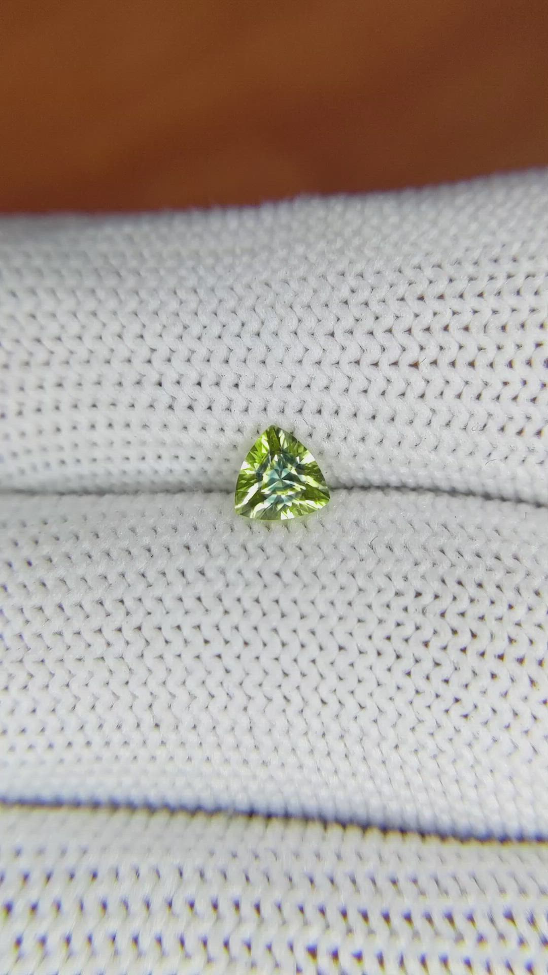 0.44 Ct. Yellowish Green Sapphire from Ceylon (Sri Lanka) Size Video