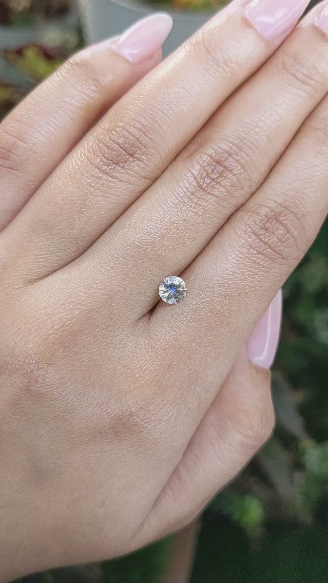 0.60 Ct. Bi Color Sapphire from Ceylon (Sri Lanka) Size Video