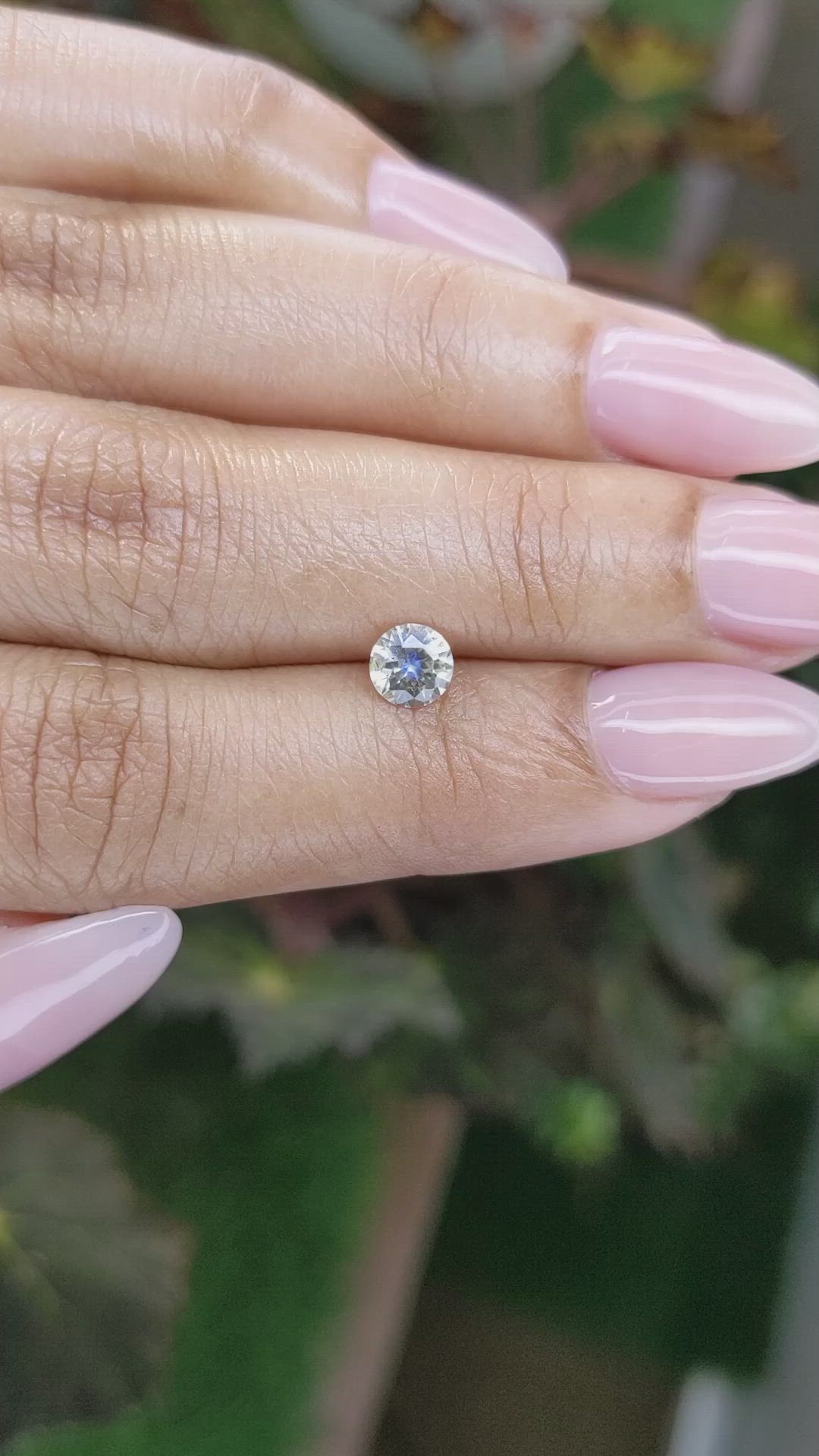 0.60 Ct. Bi Color Sapphire from Ceylon (Sri Lanka) Size Video