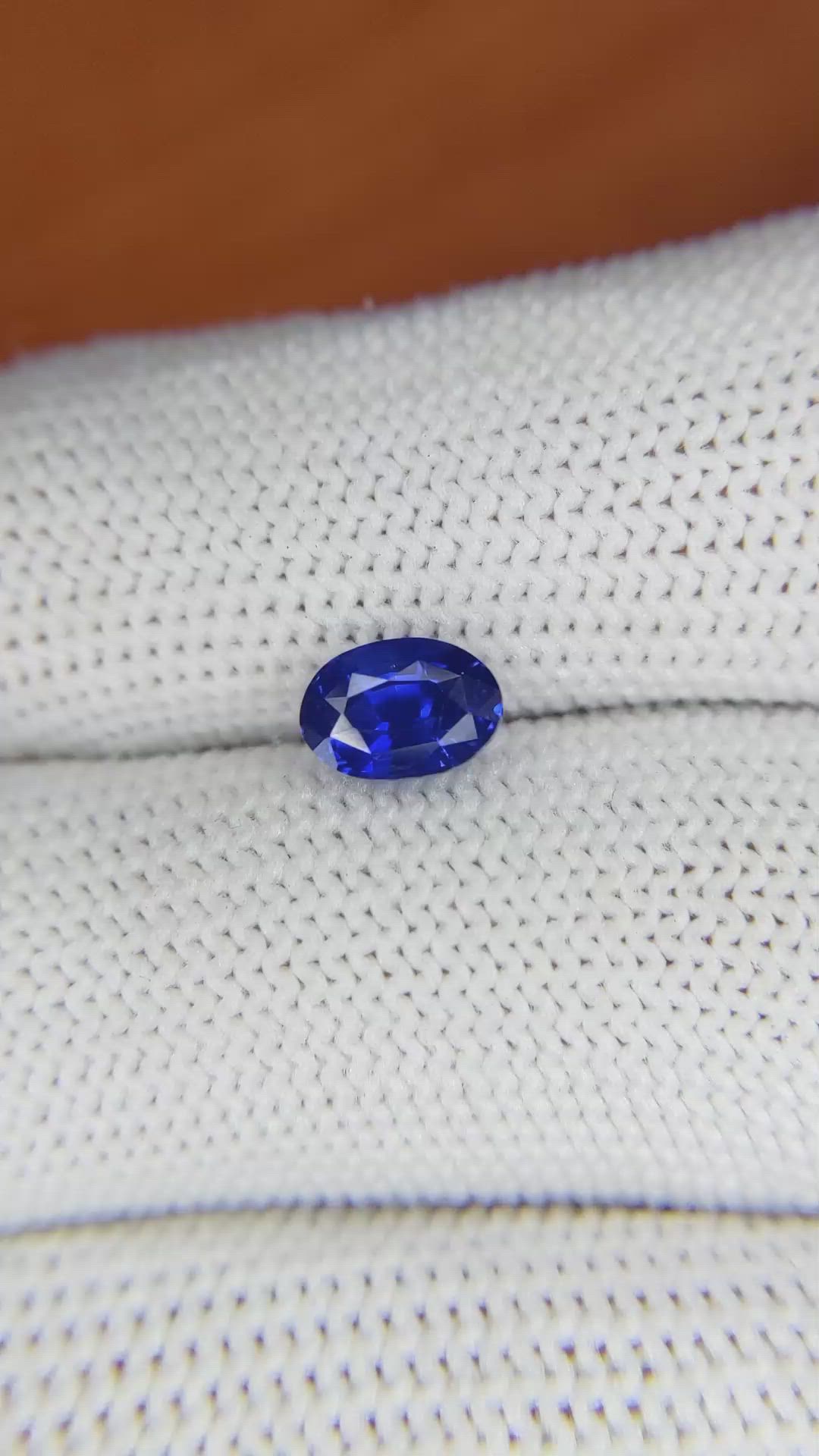 1.40 Ct. Blue Sapphire from Ceylon (Sri Lanka) Size Video