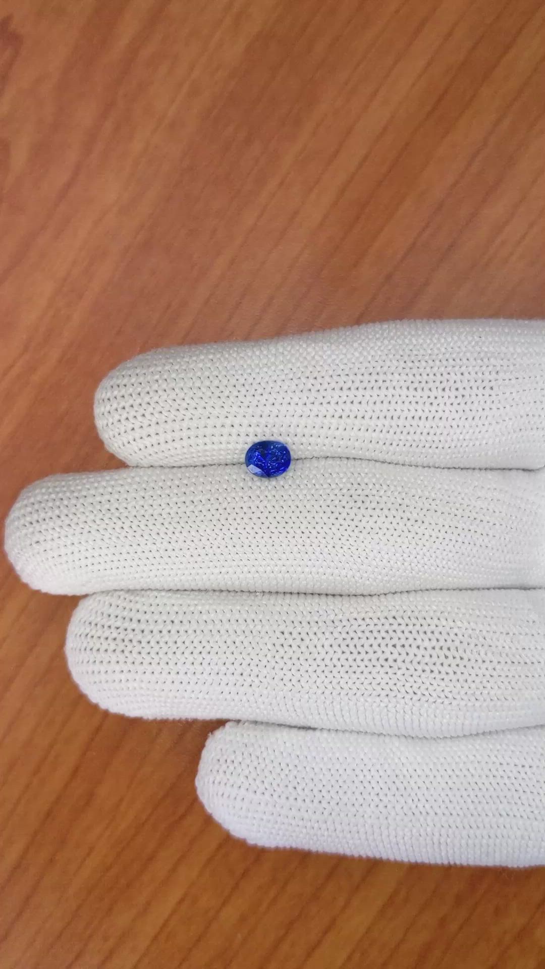 1.03 Ct. Blue Sapphire from Ceylon (Sri Lanka) Size Video