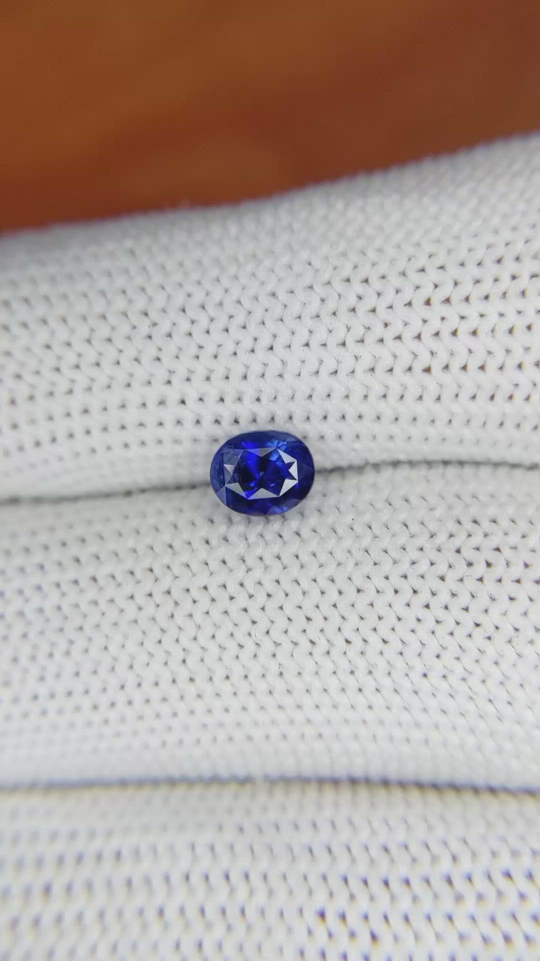 1.03 Ct. Blue Sapphire from Ceylon (Sri Lanka) Size Video