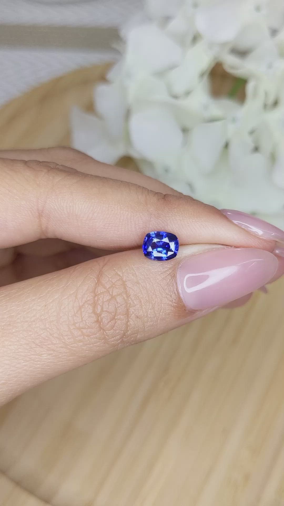1.09 Ct. Blue Sapphire from Ceylon (Sri Lanka) Size Video