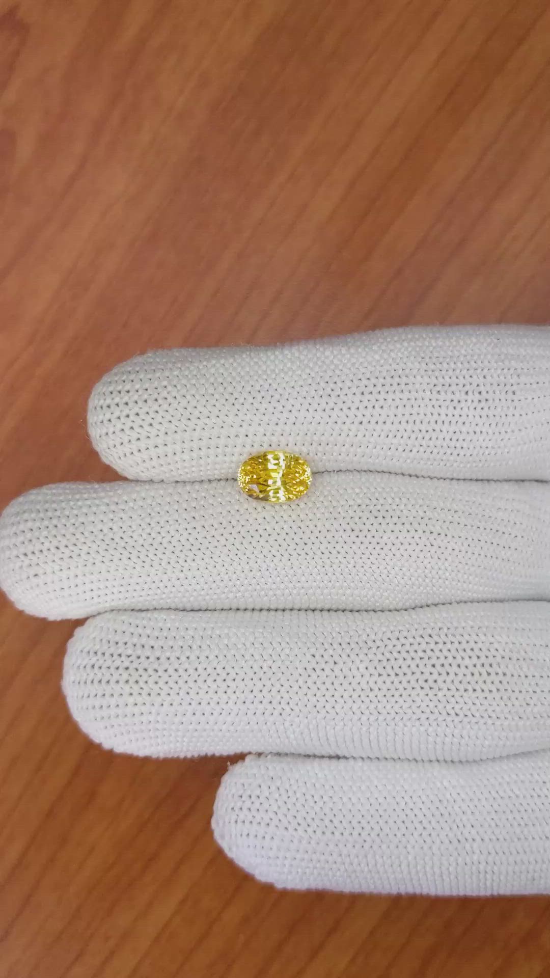 2.63 Ct. Yellow Sapphire from Ceylon (Sri Lanka) Size Video