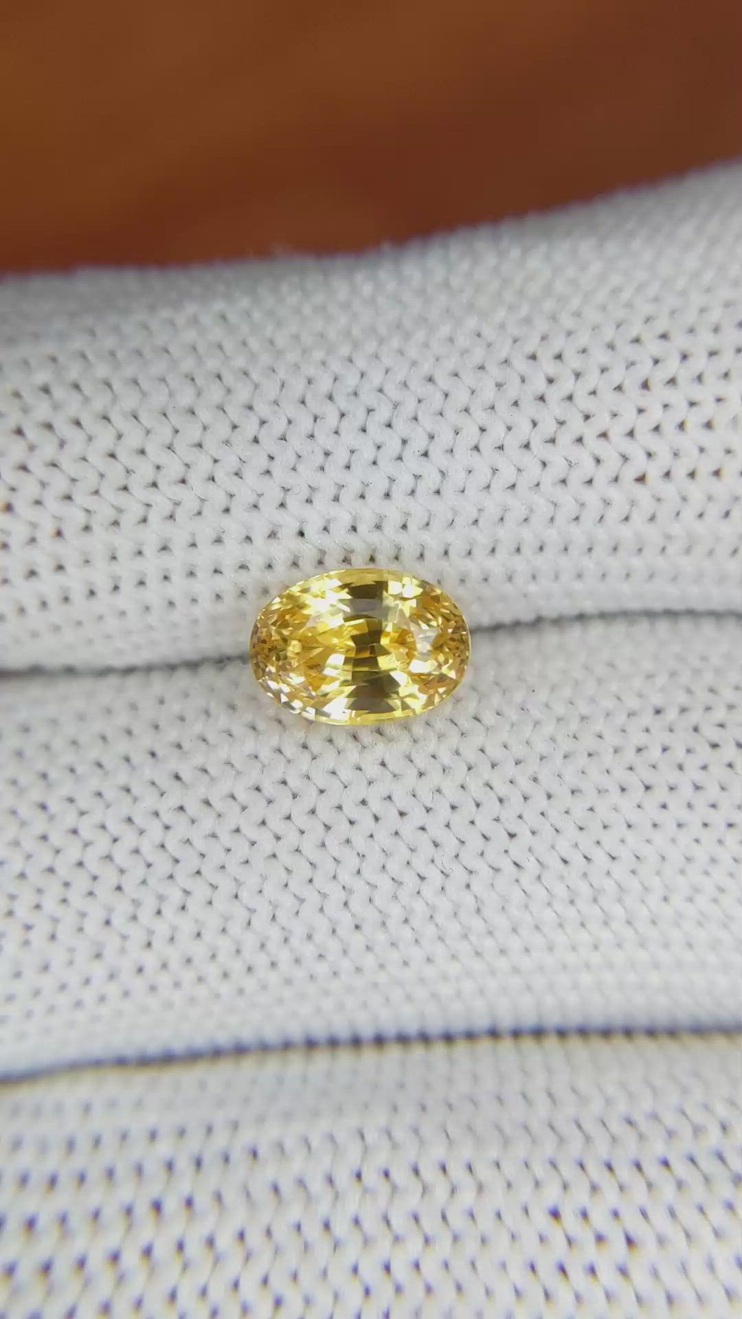 2.63 Ct. Yellow Sapphire from Ceylon (Sri Lanka) Size Video