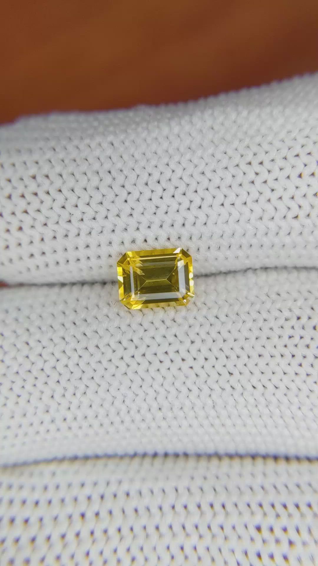 1.14 Ct. Yellow Sapphire from Ceylon (Sri Lanka) Size Video