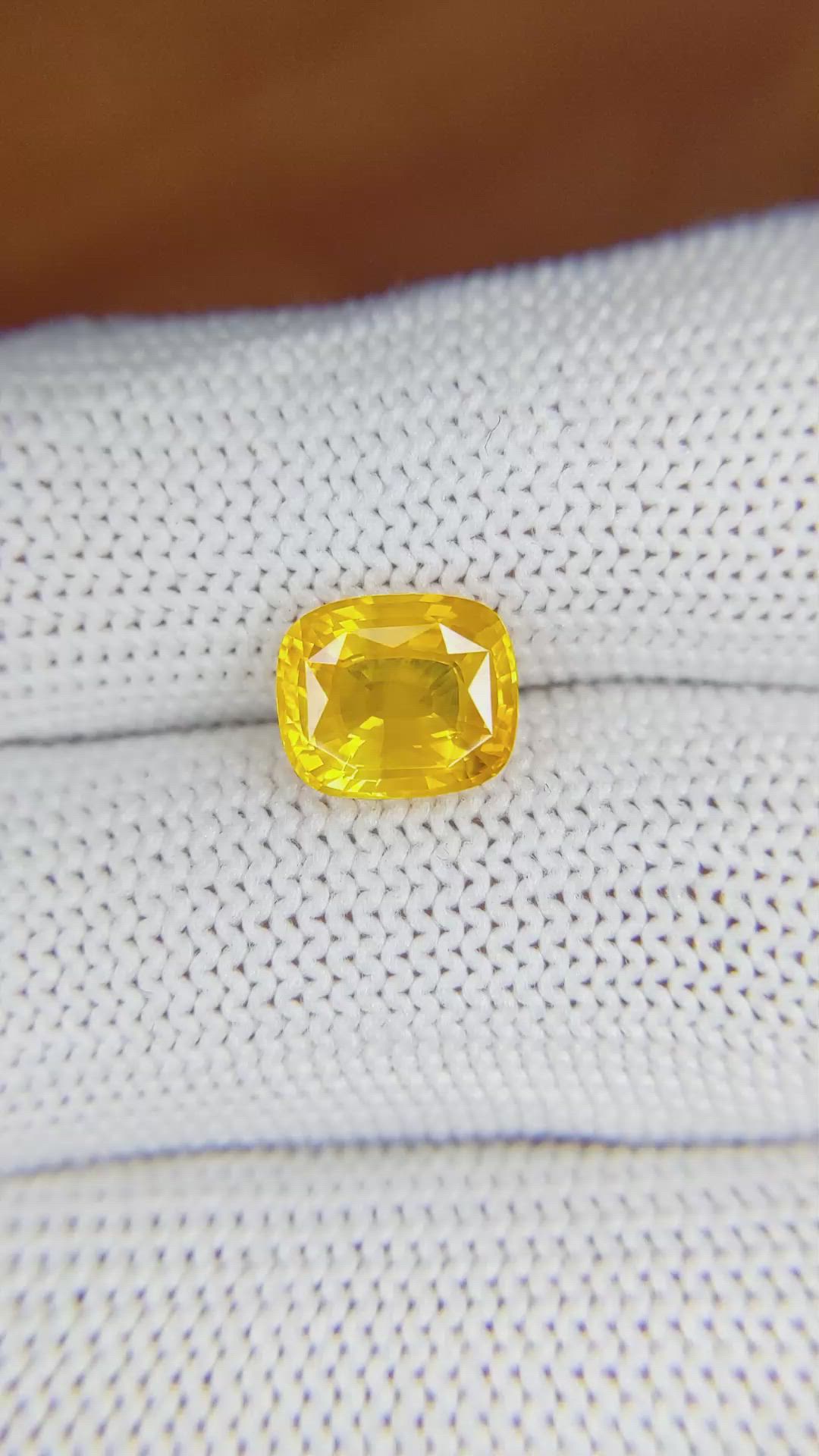 2.85 Ct. Yellow Sapphire from Ceylon (Sri Lanka) Size Video