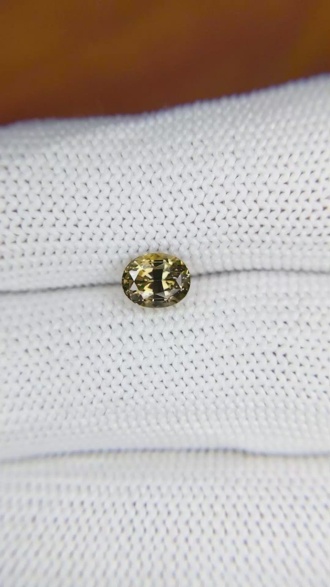 1.23 Ct. Bi Color Sapphire from Ceylon (Sri Lanka) Size Video