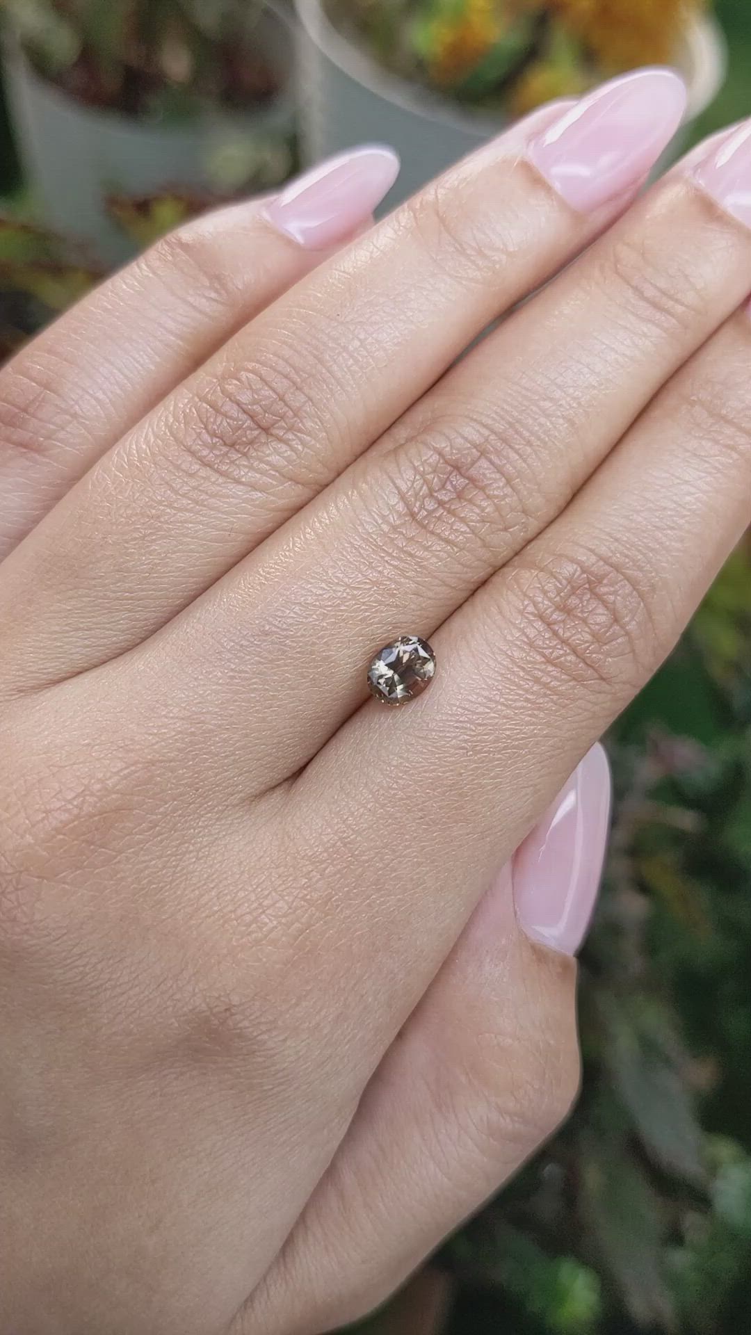 1.23 Ct. Bi Color Sapphire from Ceylon (Sri Lanka) Size Video