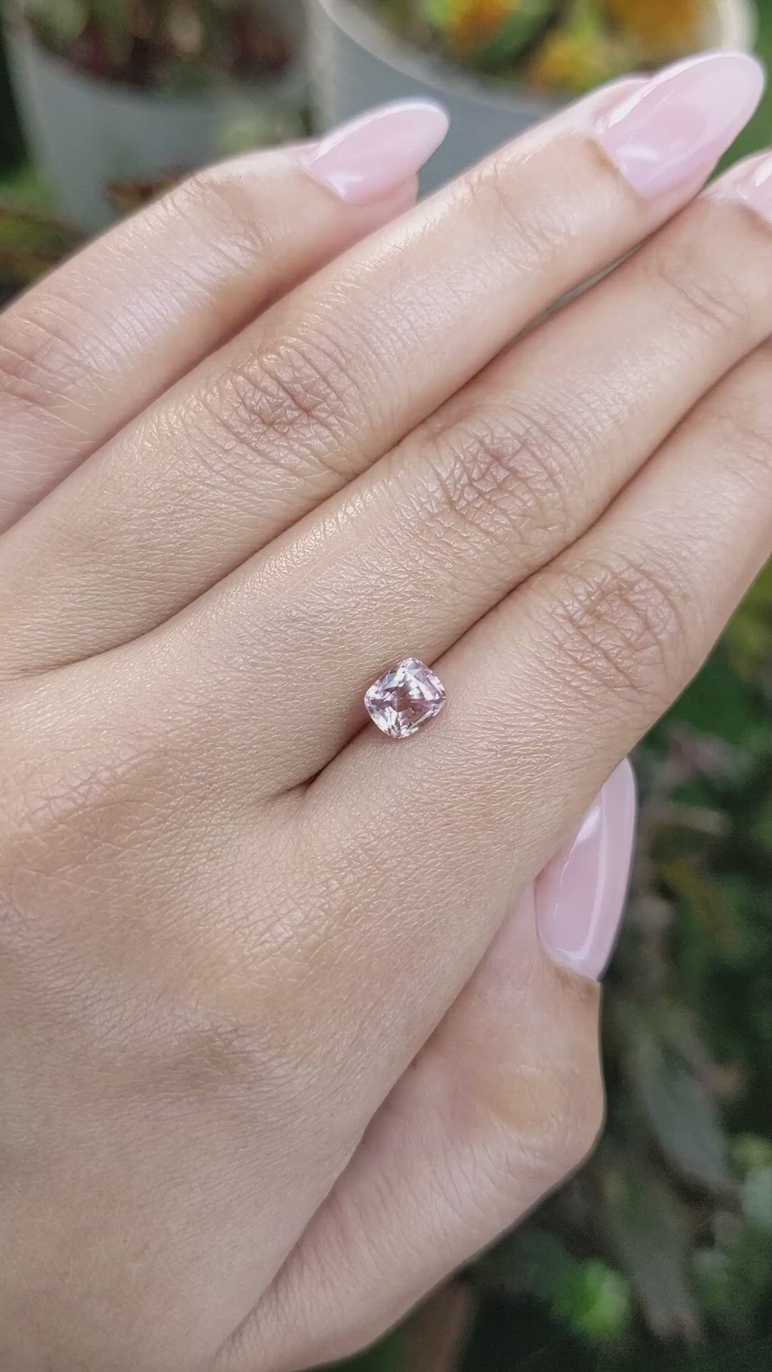 1.26 Ct. Padparadscha Sapphire from Ceylon (Sri Lanka) Size Video
