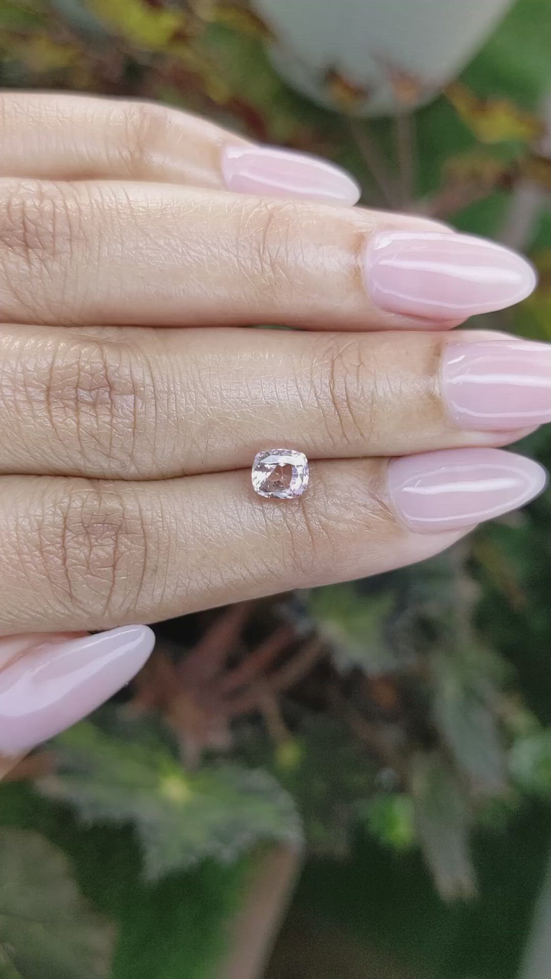 1.26 Ct. Padparadscha Sapphire from Ceylon (Sri Lanka) Size Video
