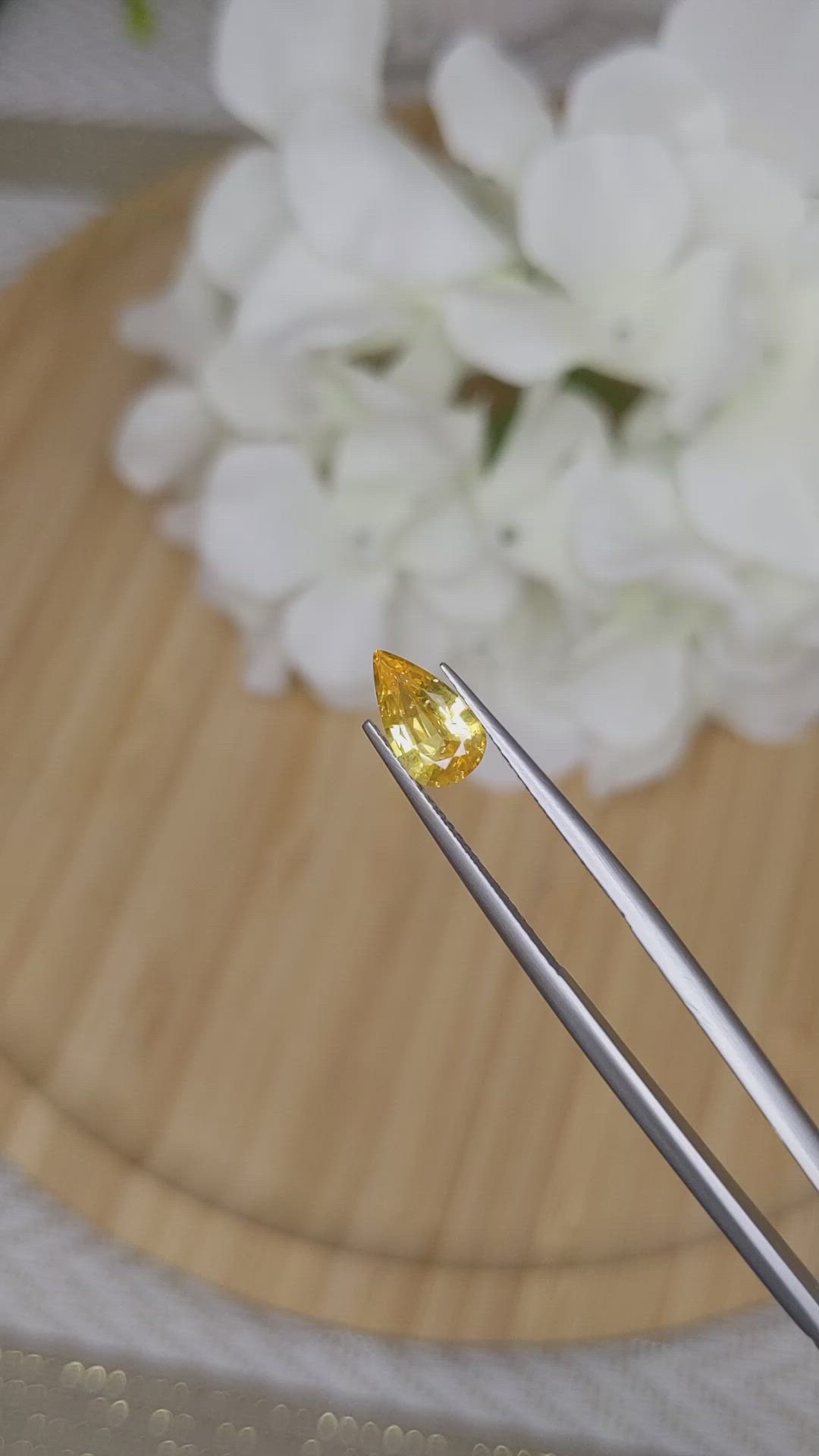 1.38 Ct. Yellow Sapphire from Ceylon (Sri Lanka) Size Video