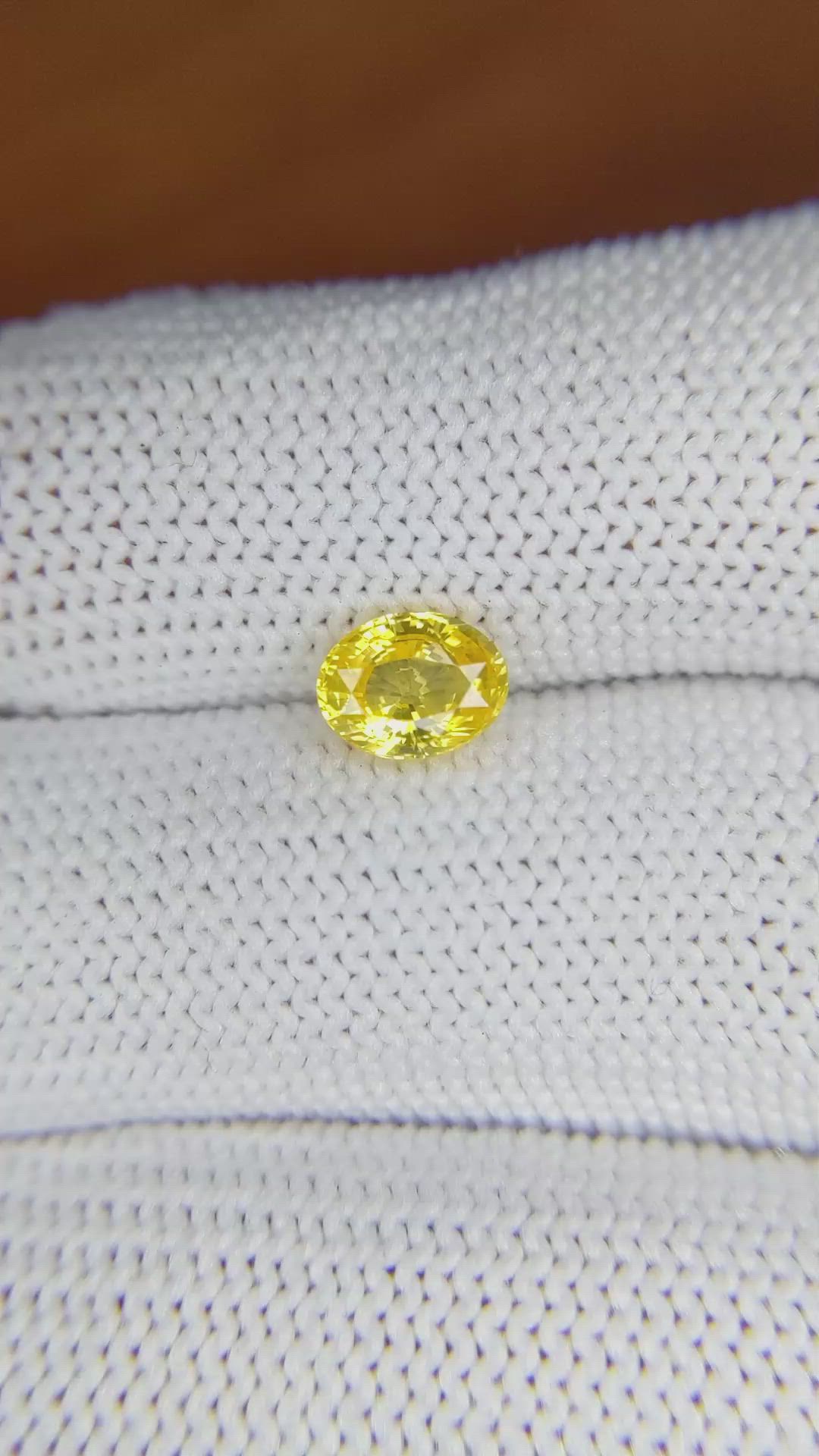 1.07 Ct. Yellow Sapphire from Ceylon (Sri Lanka) Size Video