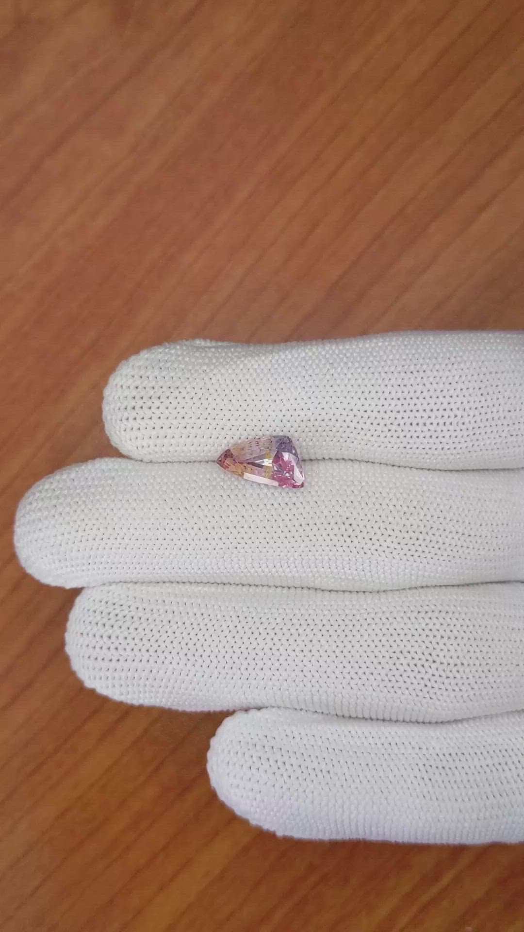 3.08 Ct. Bi Color Sapphire from Ceylon (Sri Lanka) Size Video