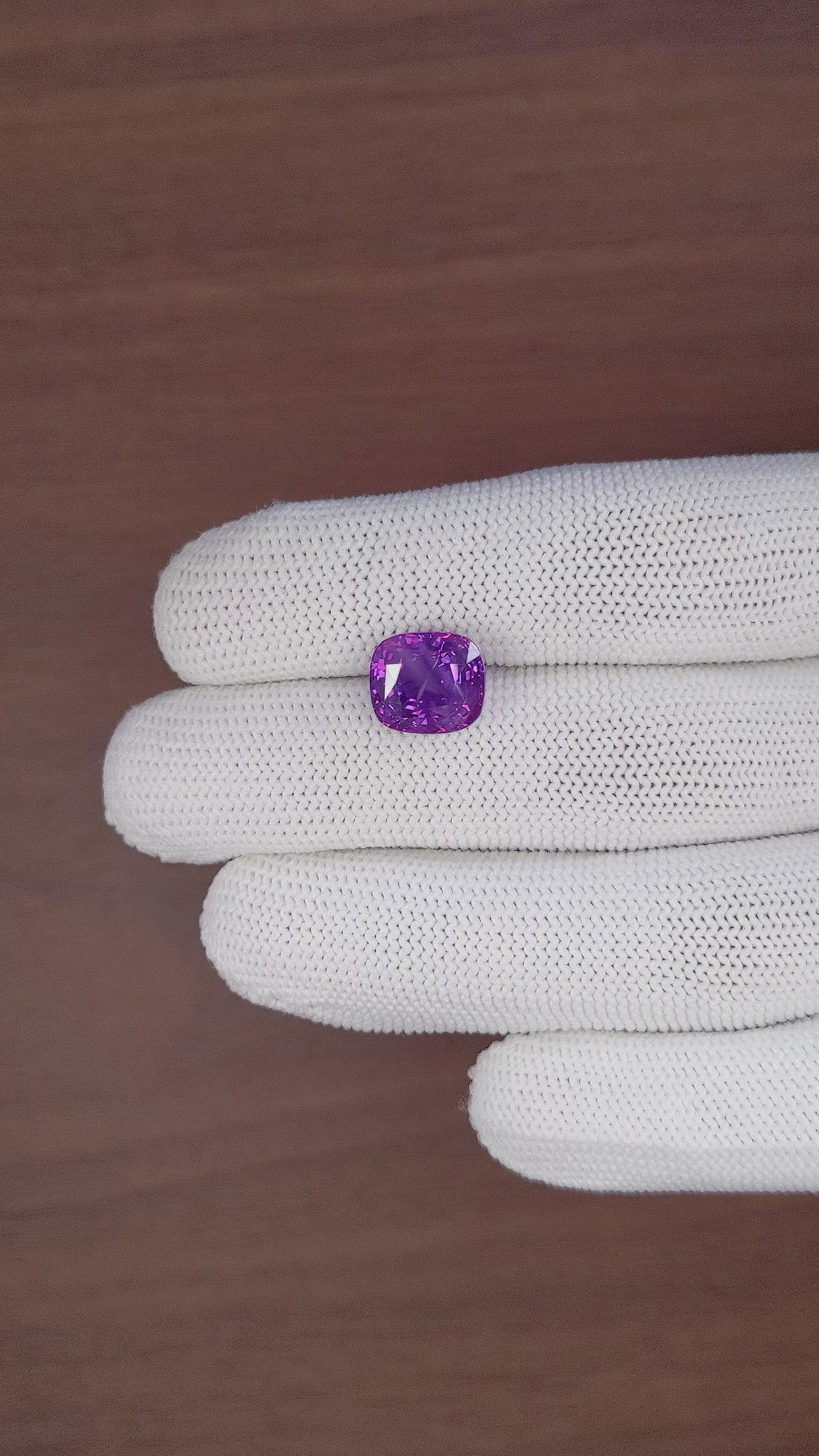 7.66 Ct. Pinkish Purple Sapphire from Ceylon (Sri Lanka) Size Video