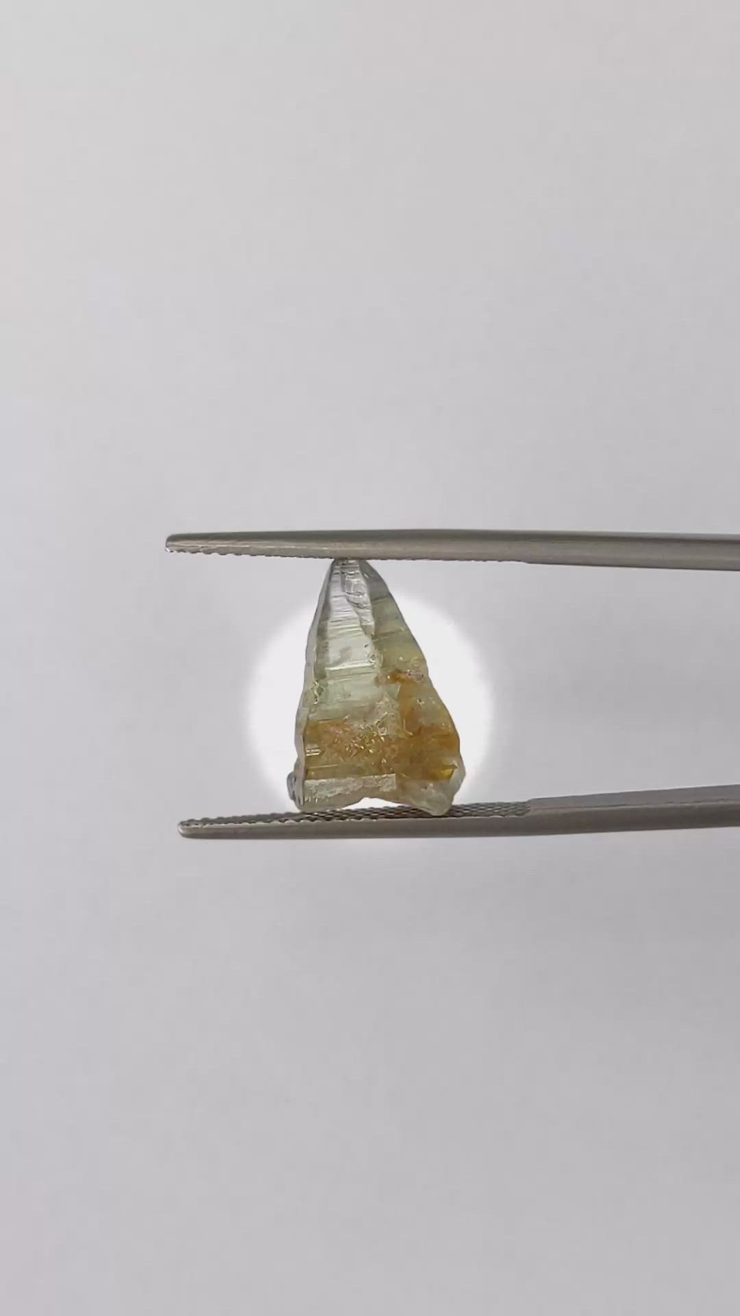 8.59 Ct. Bi Color Sapphire Crystal from Ceylon (Sri Lanka) Size Video