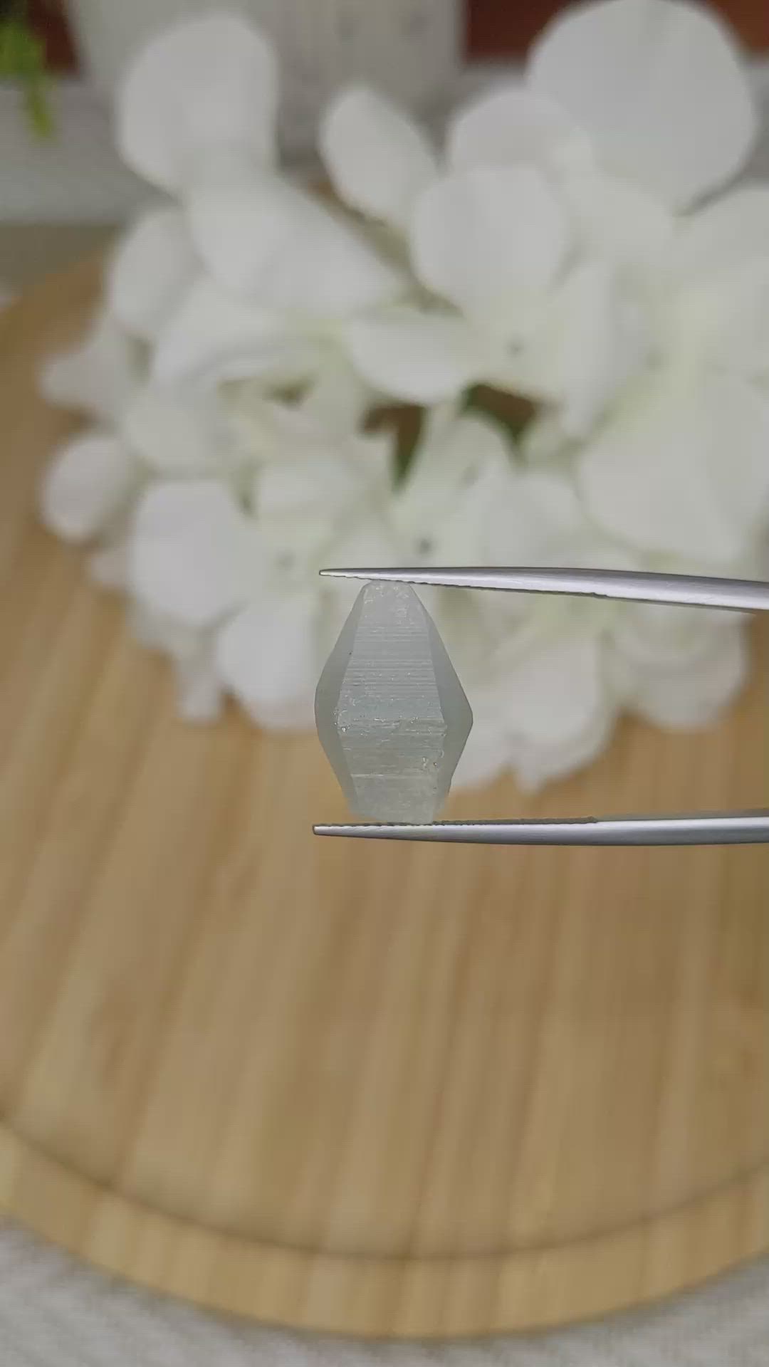 11.76 Ct. Bluish Grey Sapphire Crystal from Ceylon (Sri Lanka) Size Video