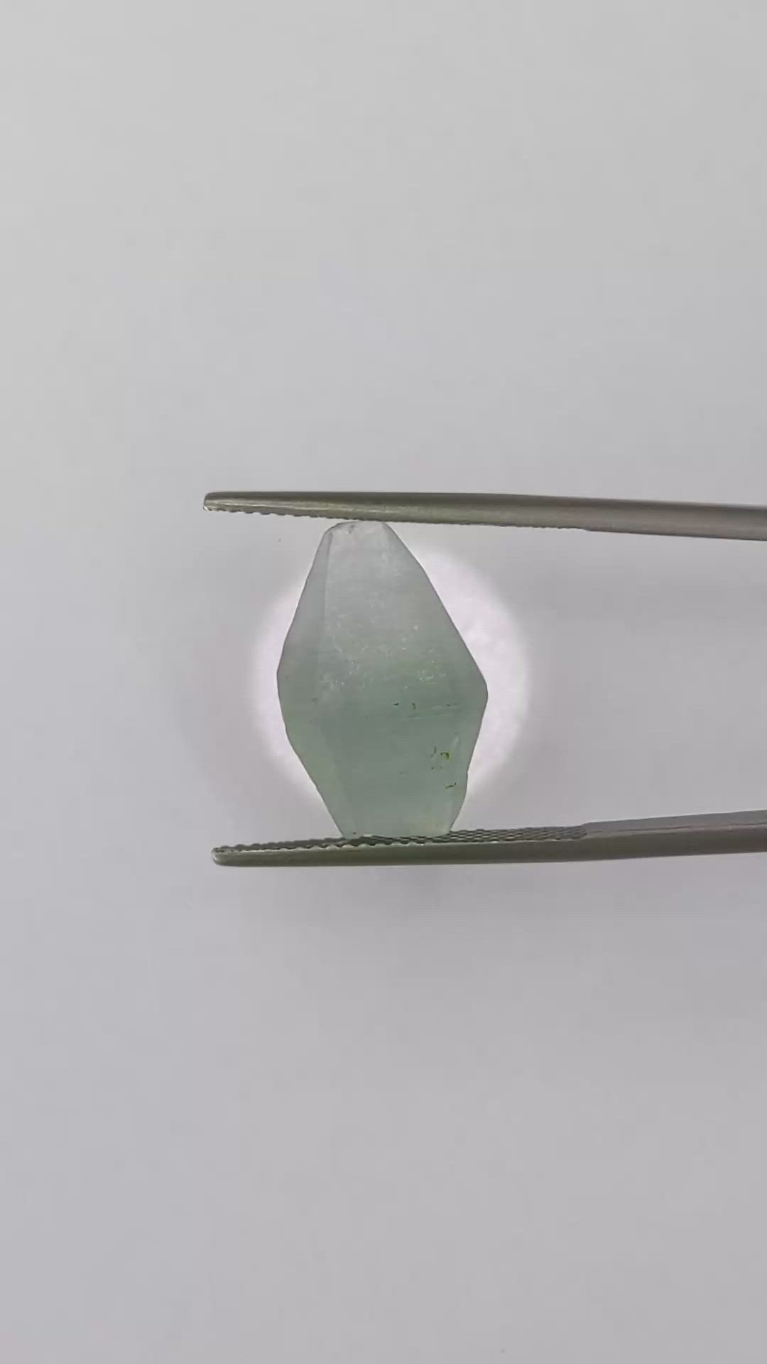 11.76 Ct. Bluish Grey Sapphire Crystal from Ceylon (Sri Lanka) Size Video