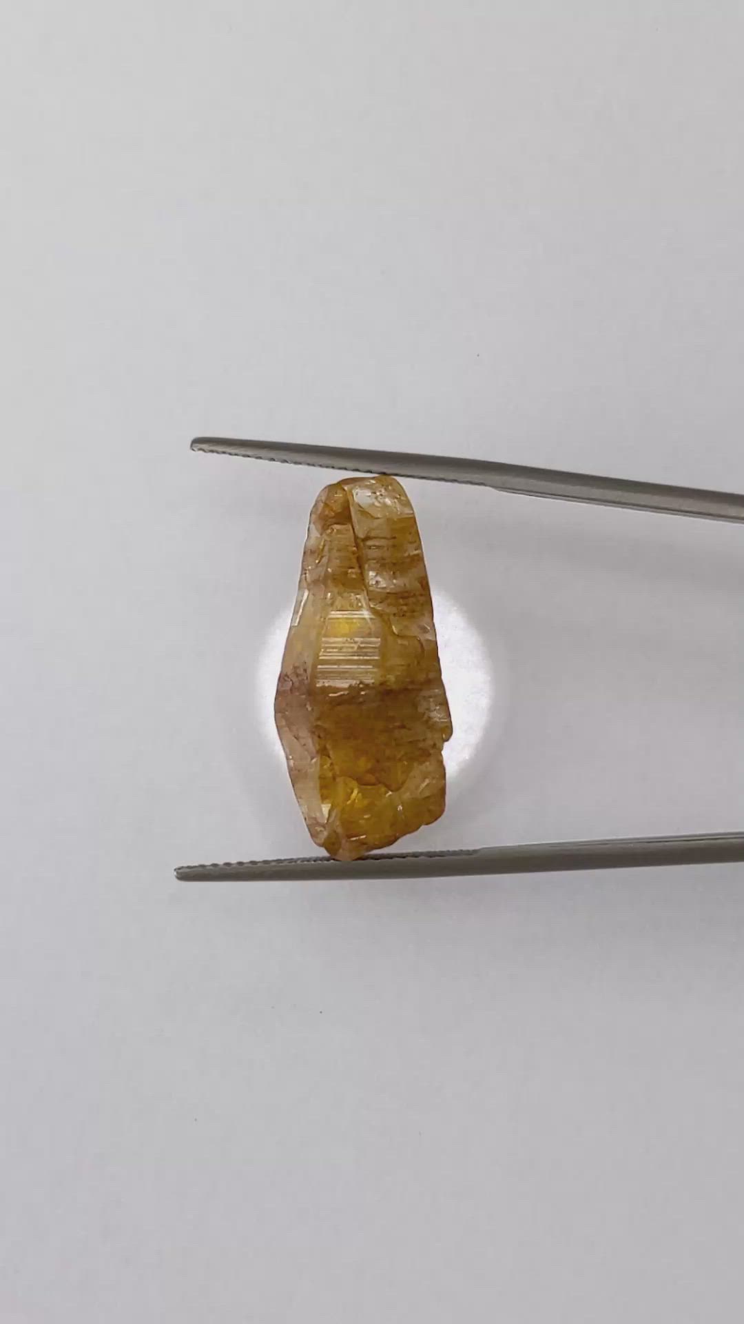 24.02 Ct. Brown Sapphire Crystal from Ceylon (Sri Lanka) Size Video