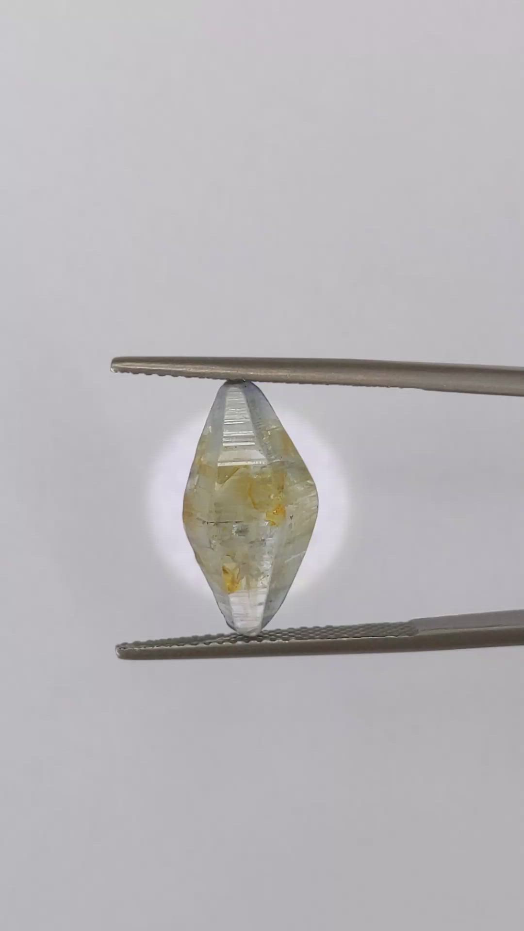 7.53 Ct. Bi Color Sapphire Crystal from Ceylon (Sri Lanka) Size Video