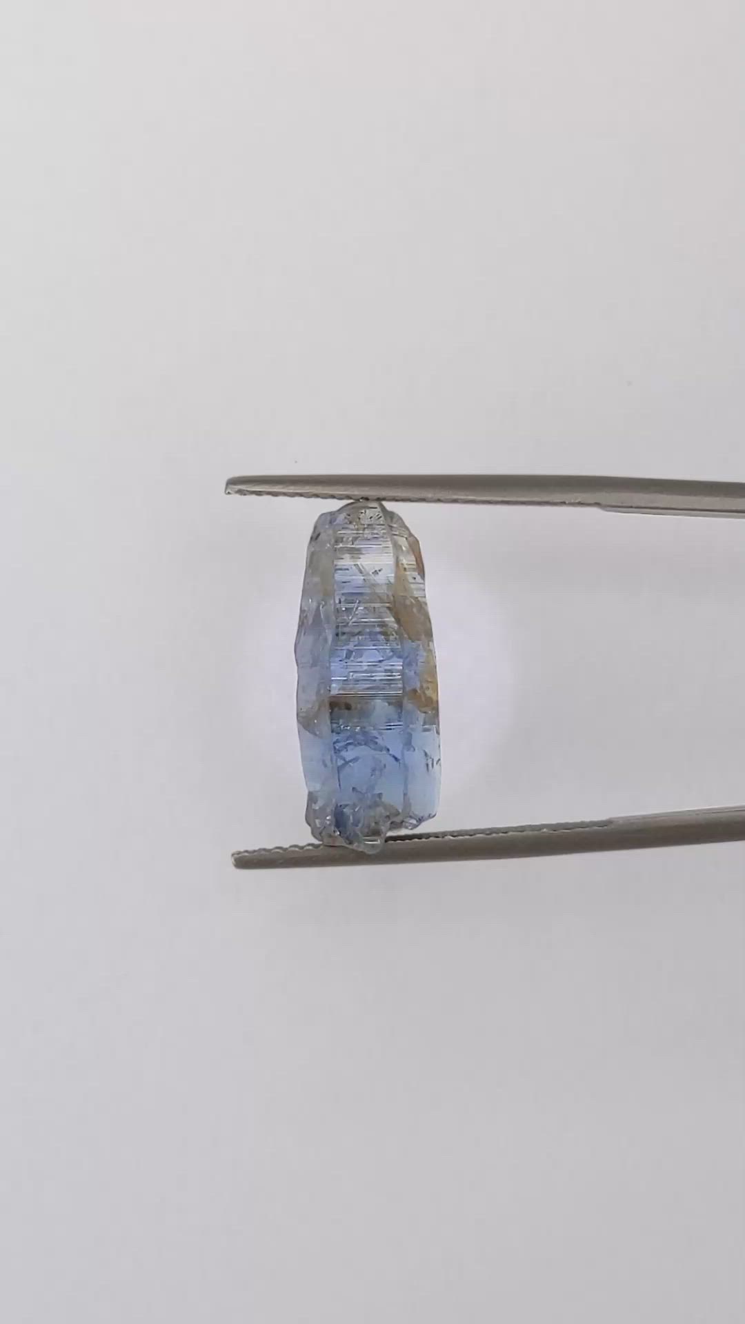 10.00 Ct. Blue Sapphire Crystal from Ceylon (Sri Lanka) Size Video