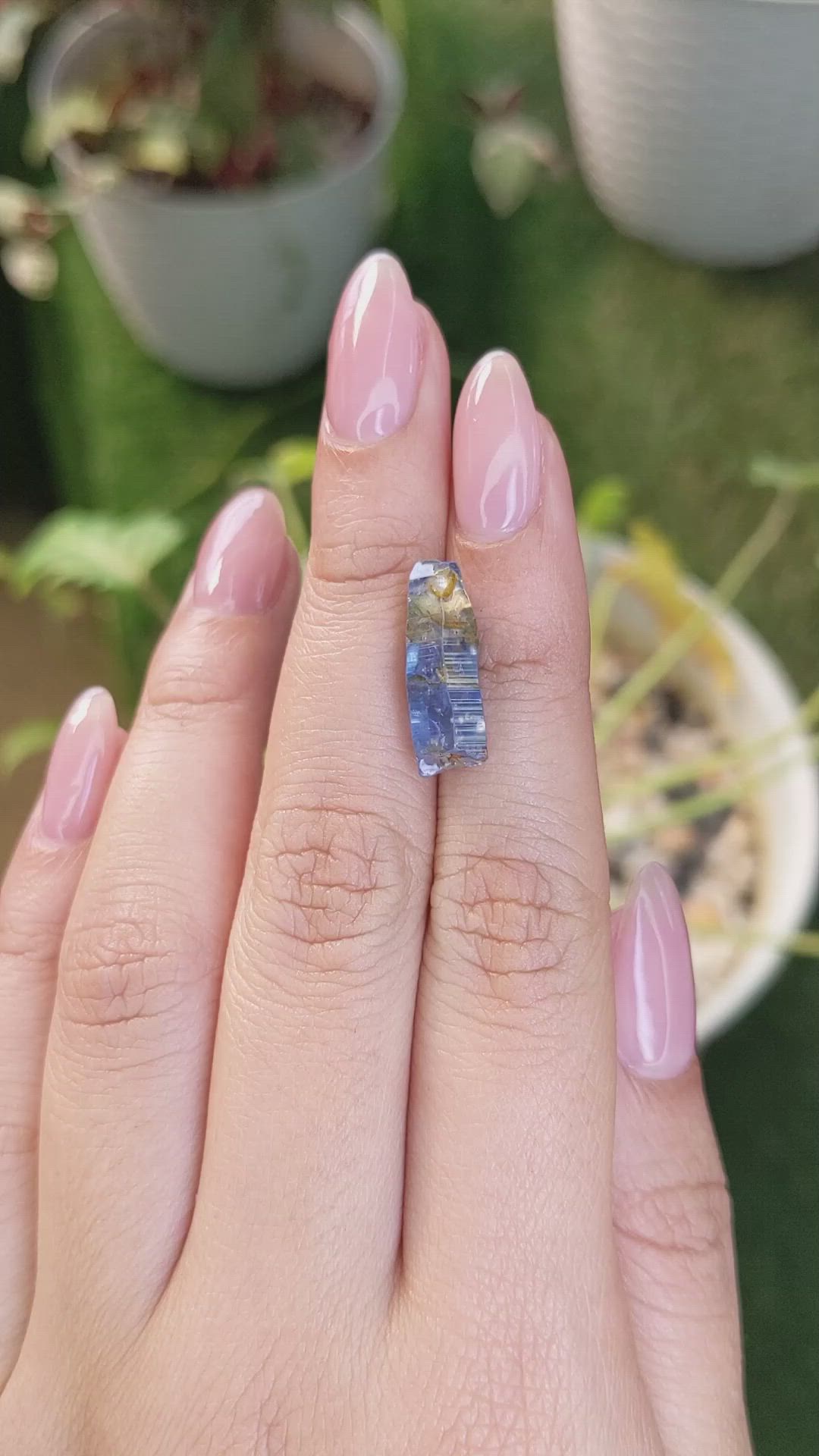 10.00 Ct. Blue Sapphire Crystal from Ceylon (Sri Lanka) Size Video