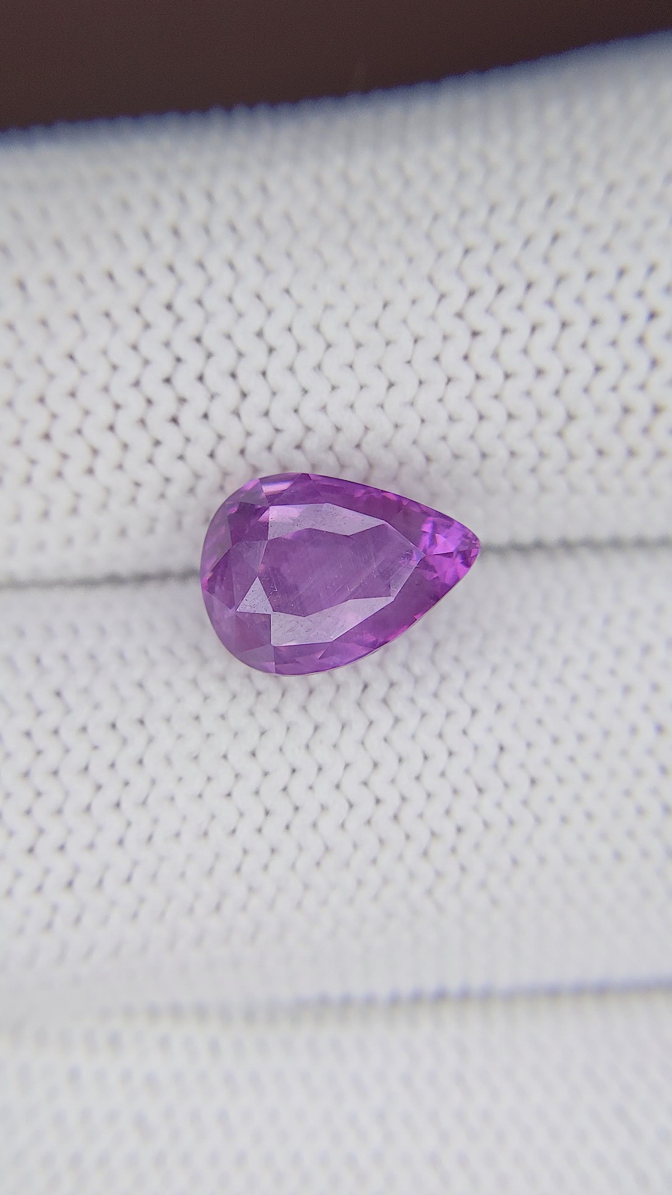 4.53 Ct. Pinkish Purple Sapphire from Ceylon (Sri Lanka) Size Video