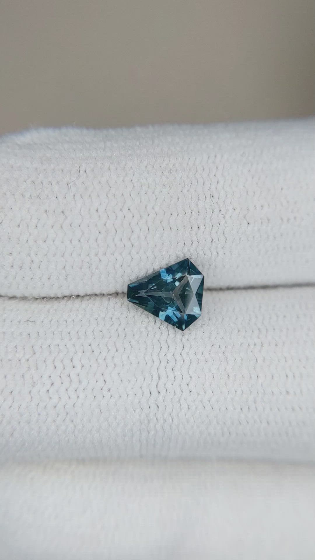 0.75 Ct. Greenish Blue Sapphire from Montana Size Video