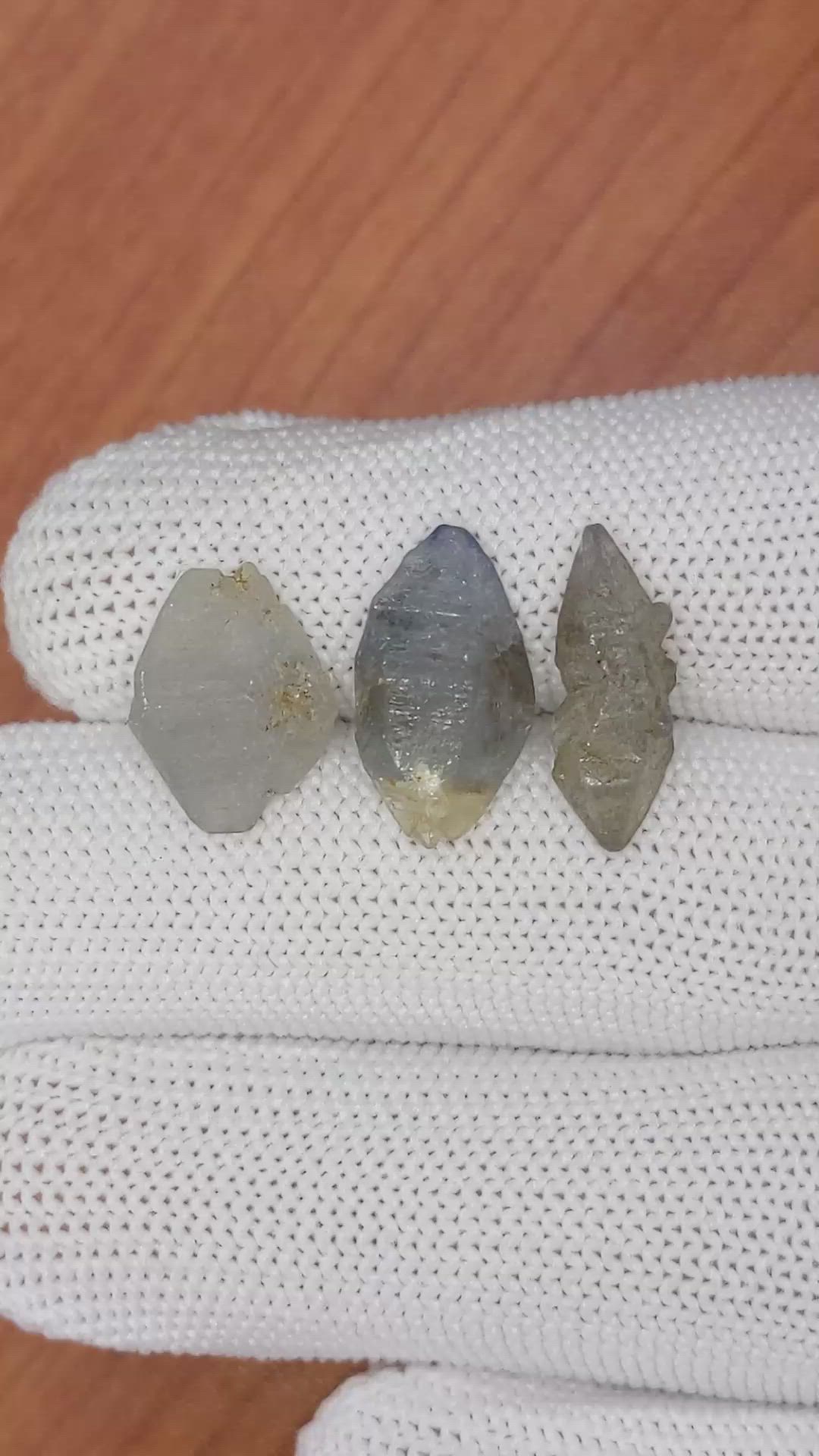 18.49 Ct. Blue Sapphire Crystal from Ceylon (Sri Lanka) Size Video