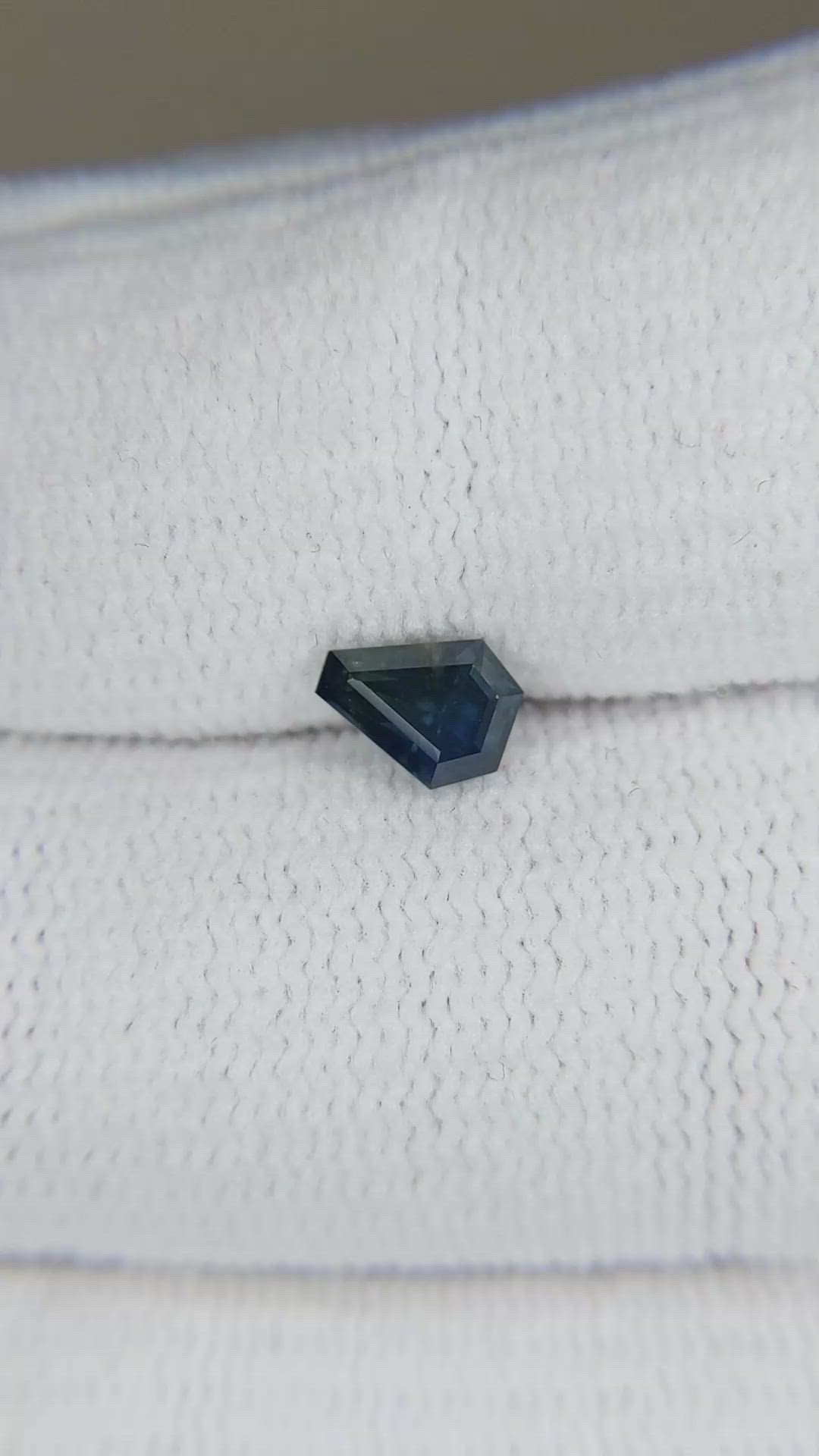 0.64 Ct. Bi Color Sapphire from Montana Size Video