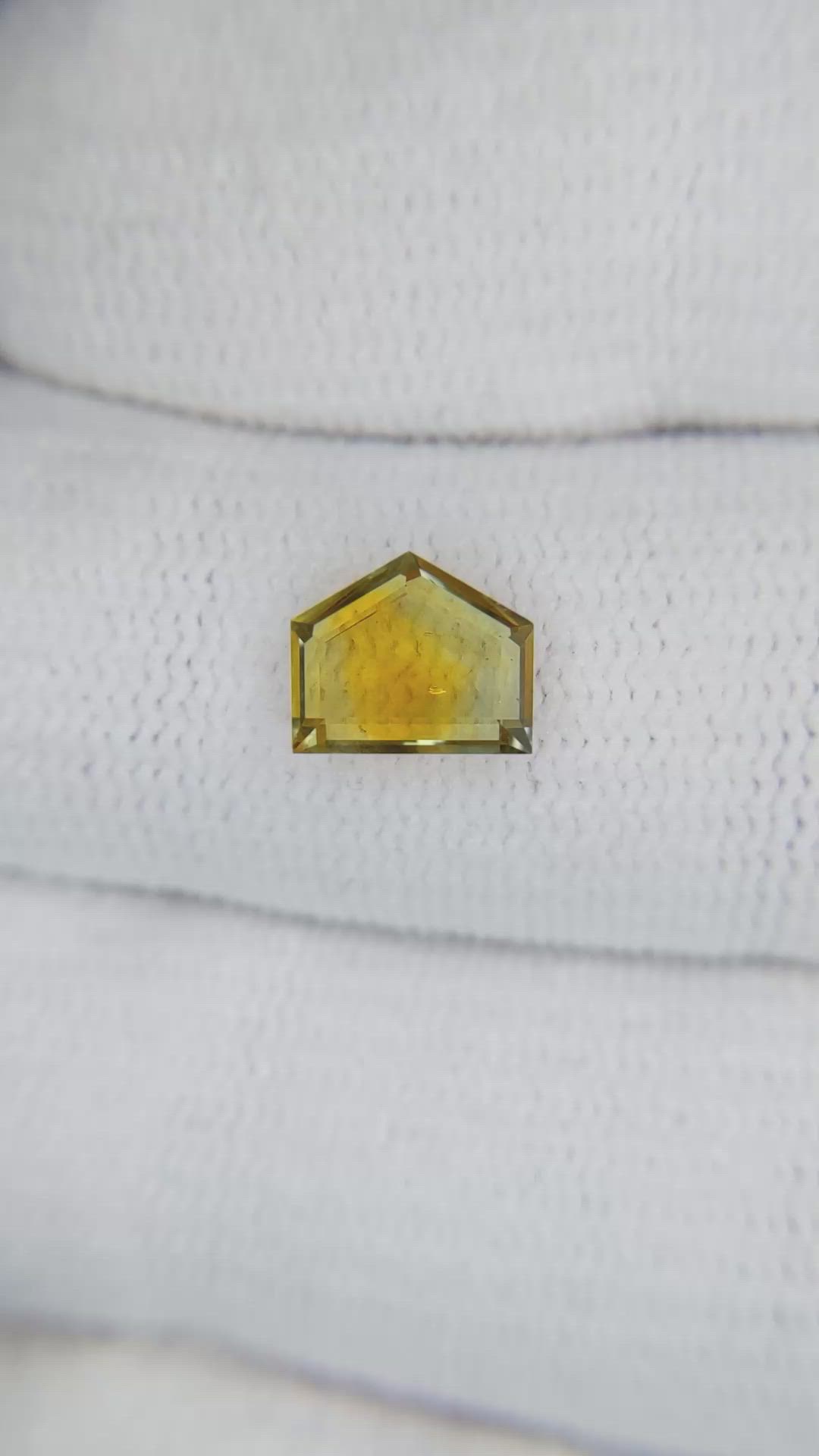 1.29 Ct. Bi Color Sapphire from Montana Size Video