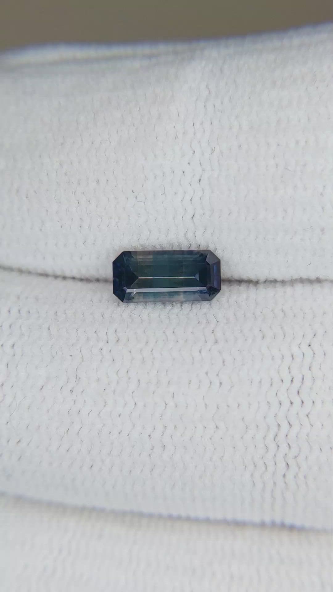 0.89 Ct. Bi Color Sapphire from Montana Size Video