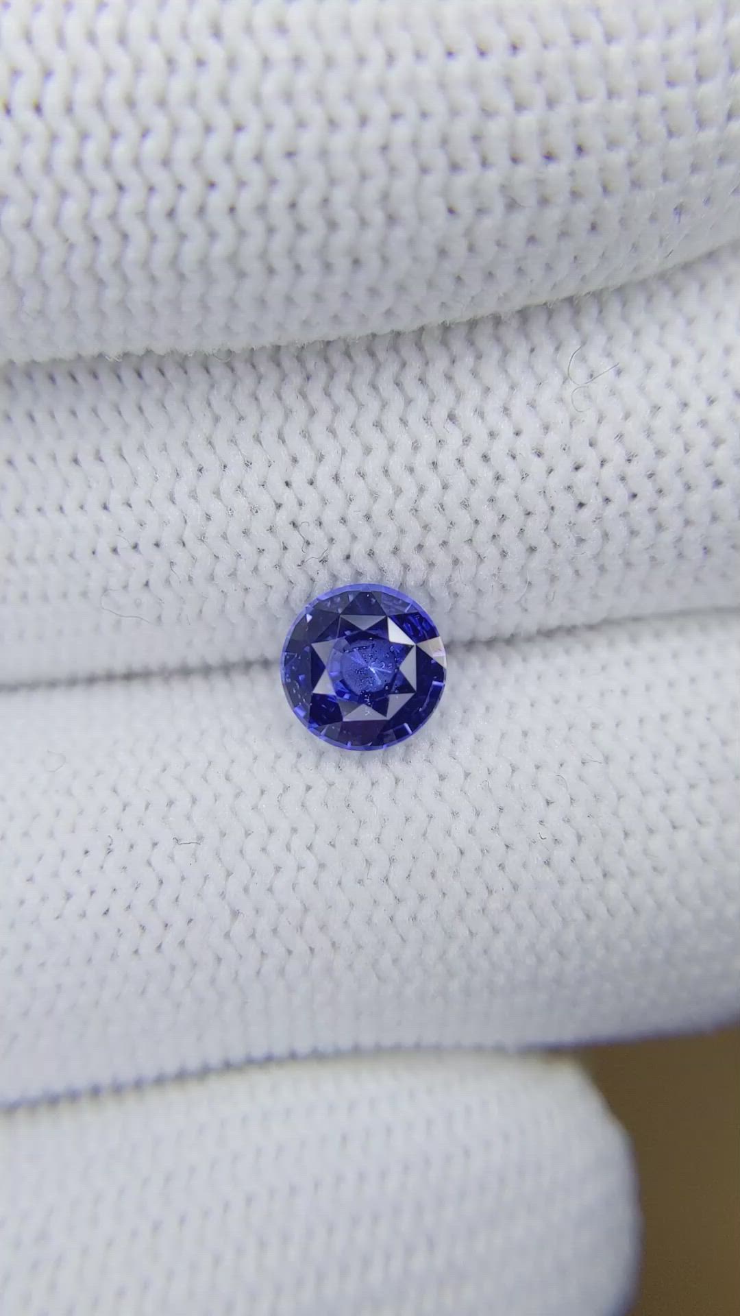 1.35 Ct. Blue Sapphire from Ceylon (Sri Lanka) Size Video