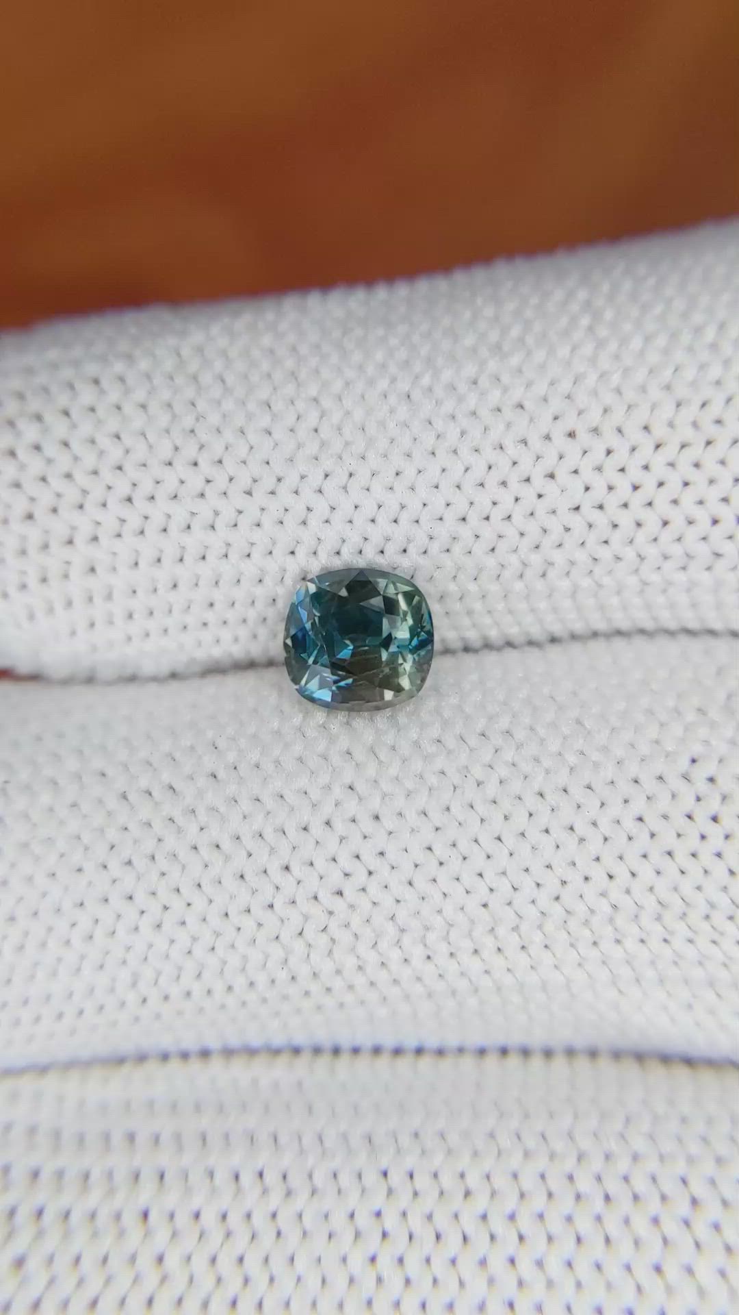 1.31 Ct. Bi Color Sapphire from Ceylon (Sri Lanka) Size Video