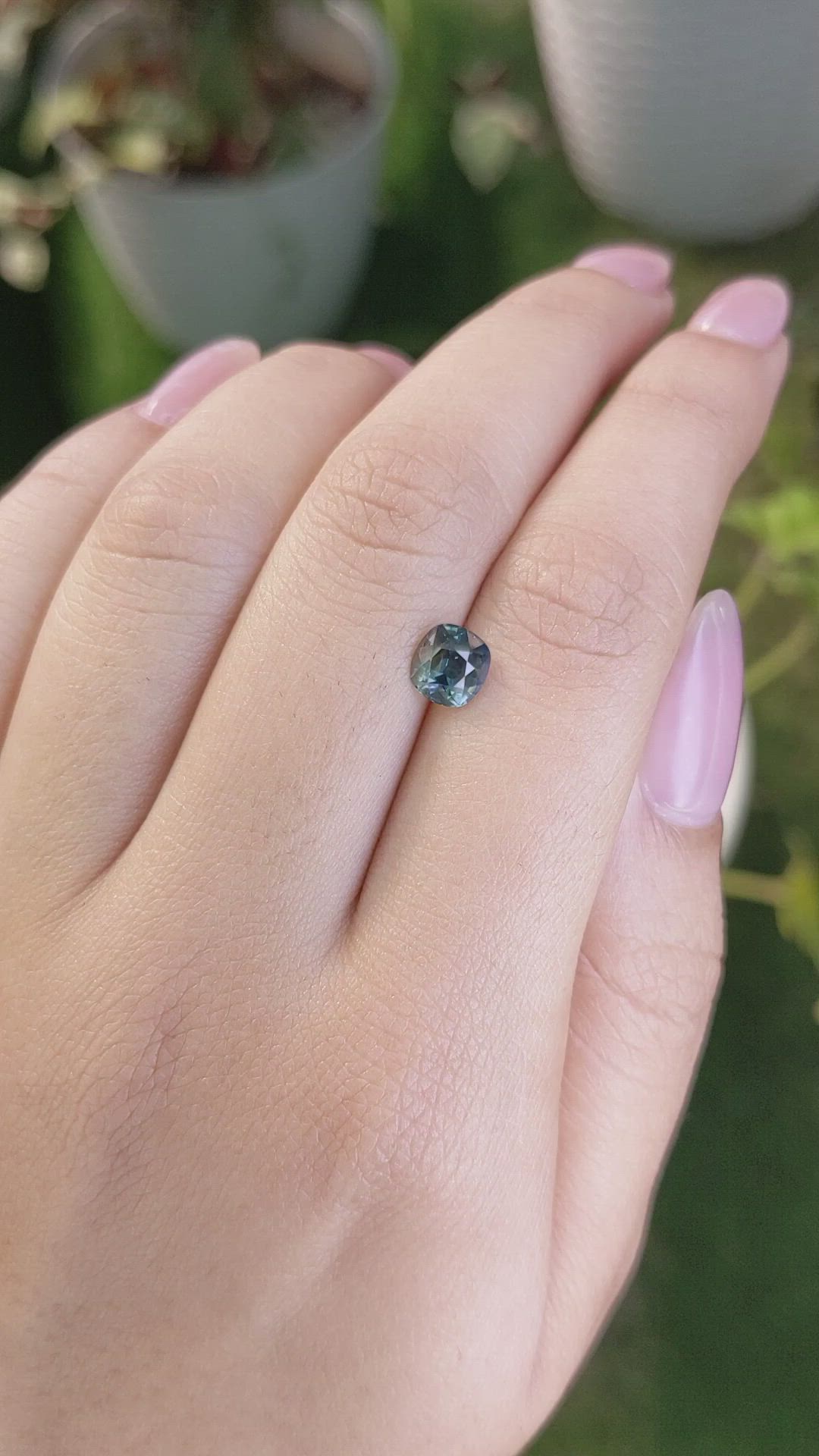 1.31 Ct. Bi Color Sapphire from Ceylon (Sri Lanka) Size Video