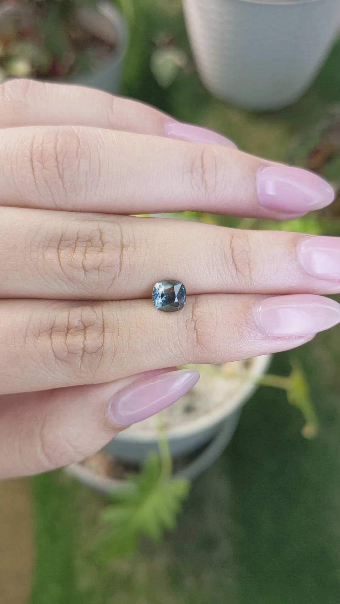 1.31 Ct. Bi Color Sapphire from Ceylon (Sri Lanka) Size Video