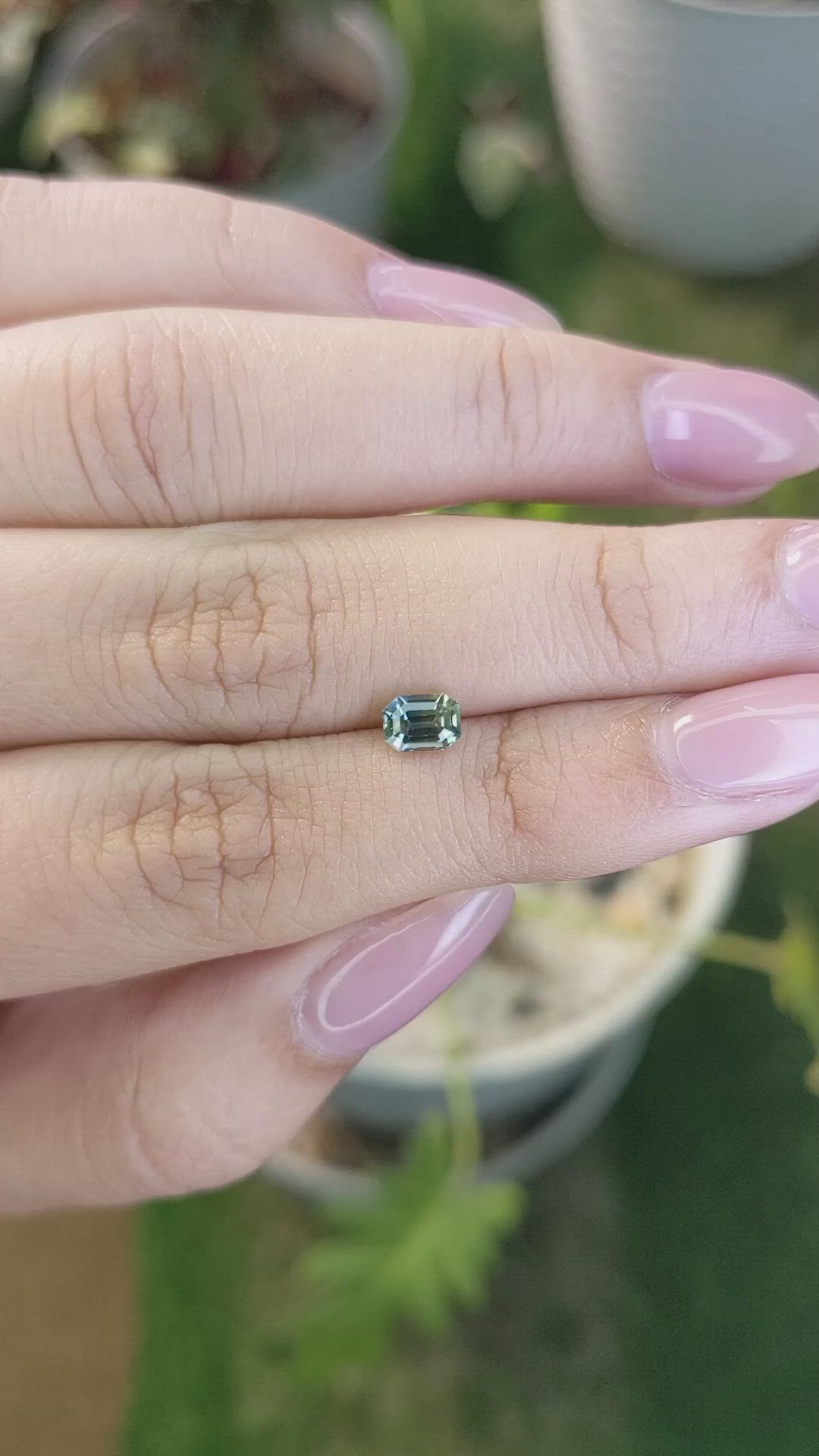 0.69 Ct. Bi Color Sapphire from Ceylon (Sri Lanka) Size Video