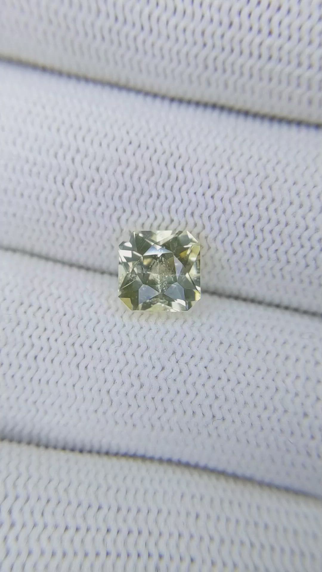 2.94 Ct. Yellow Sapphire from Ceylon (Sri Lanka) Size Video