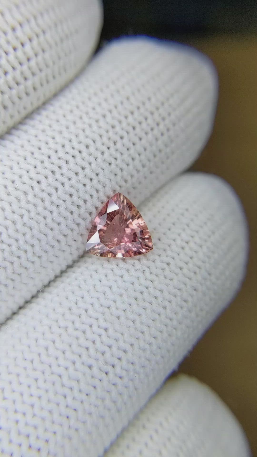 1.35 Ct. Padparadscha Sapphire from Ceylon (Sri Lanka) Size Video