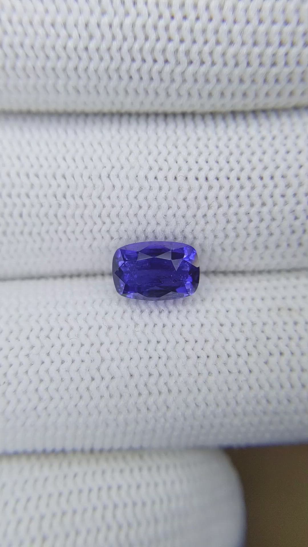 2.59 Ct. Blue Sapphire from Ceylon (Sri Lanka) Size Video