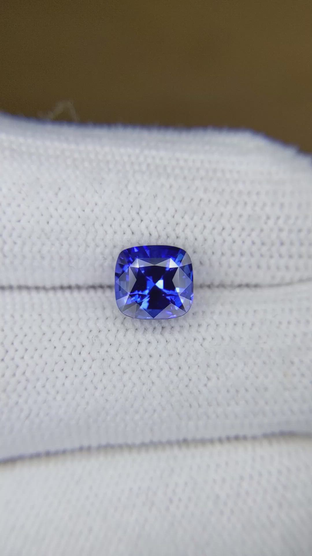 2.61 Ct. Blue Sapphire from Ceylon (Sri Lanka) Size Video