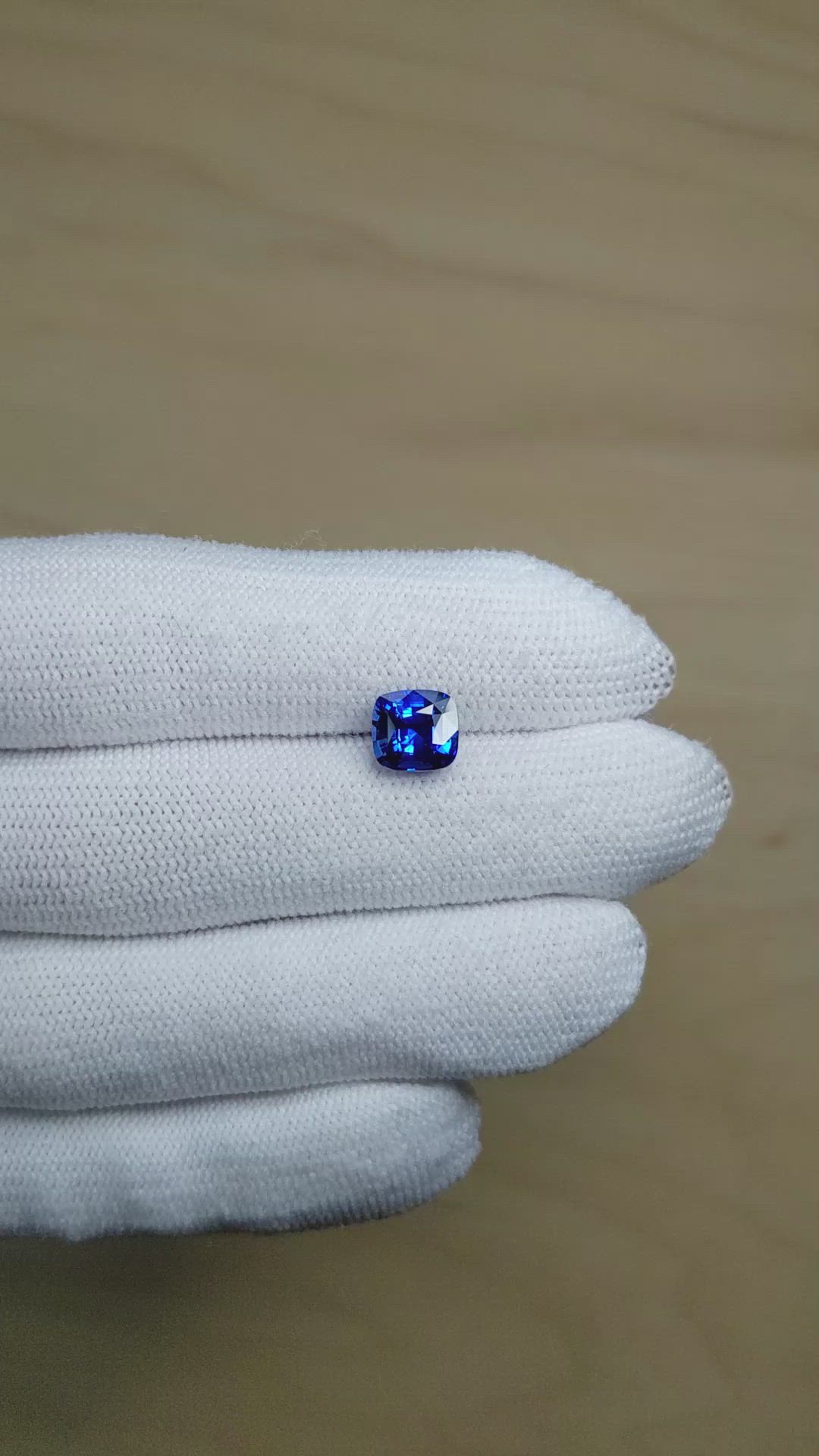 2.61 Ct. Blue Sapphire from Ceylon (Sri Lanka) Size Video