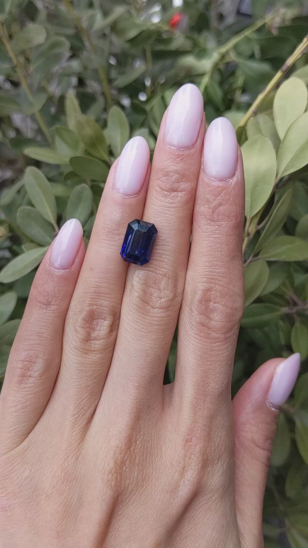 7.02 Ct. Blue Sapphire from Ceylon (Sri Lanka) Size Video
