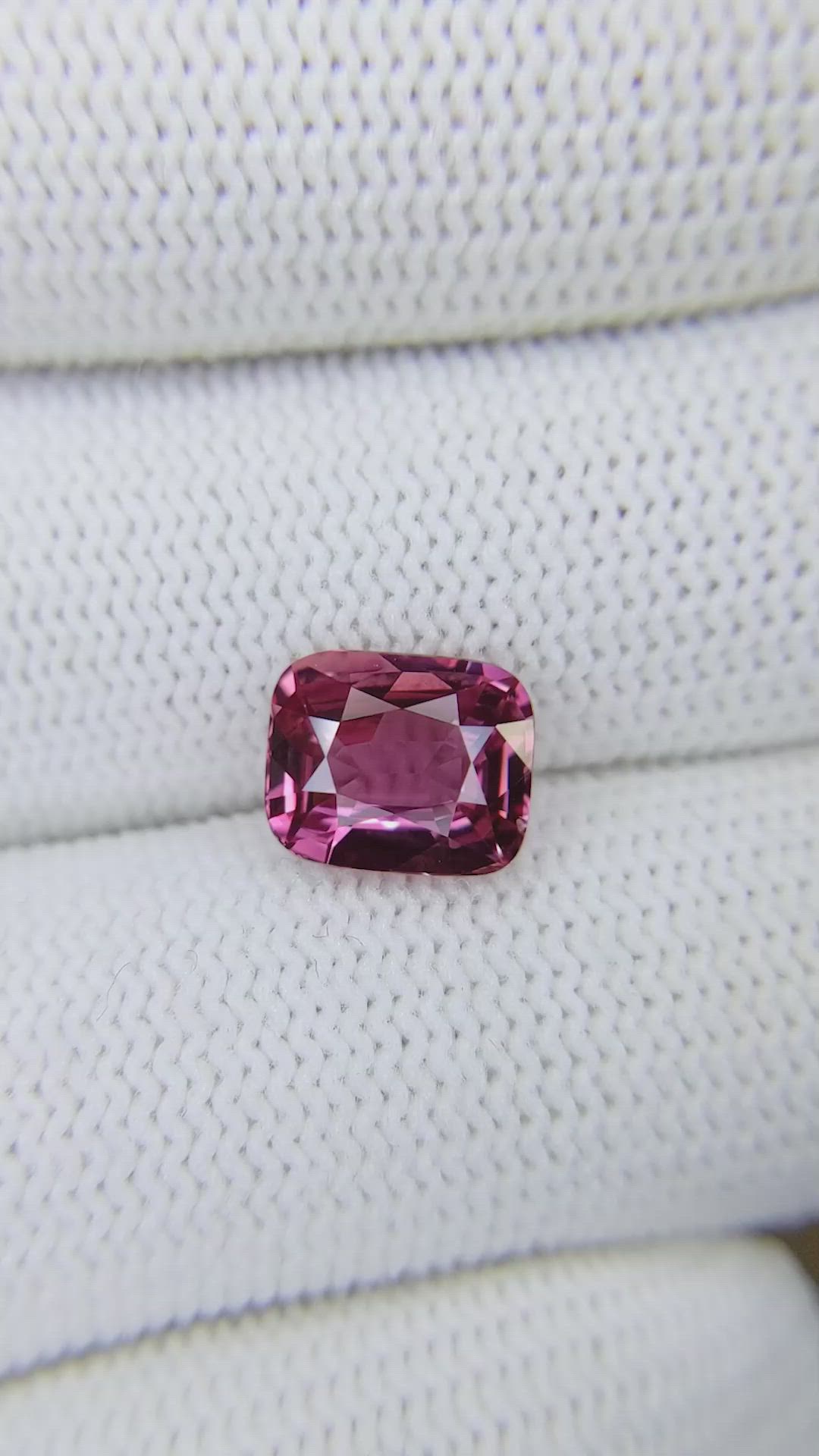 3.50 Ct. Pink Sapphire from Ceylon (Sri Lanka) Size Video